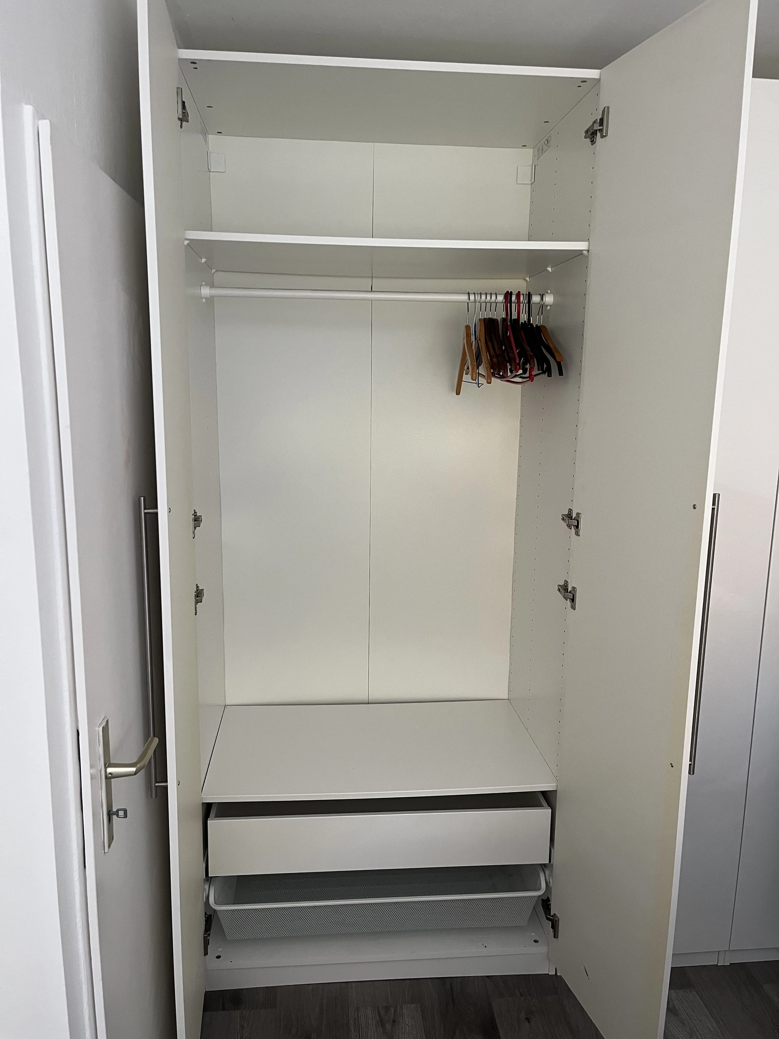 Kleiderschrank 