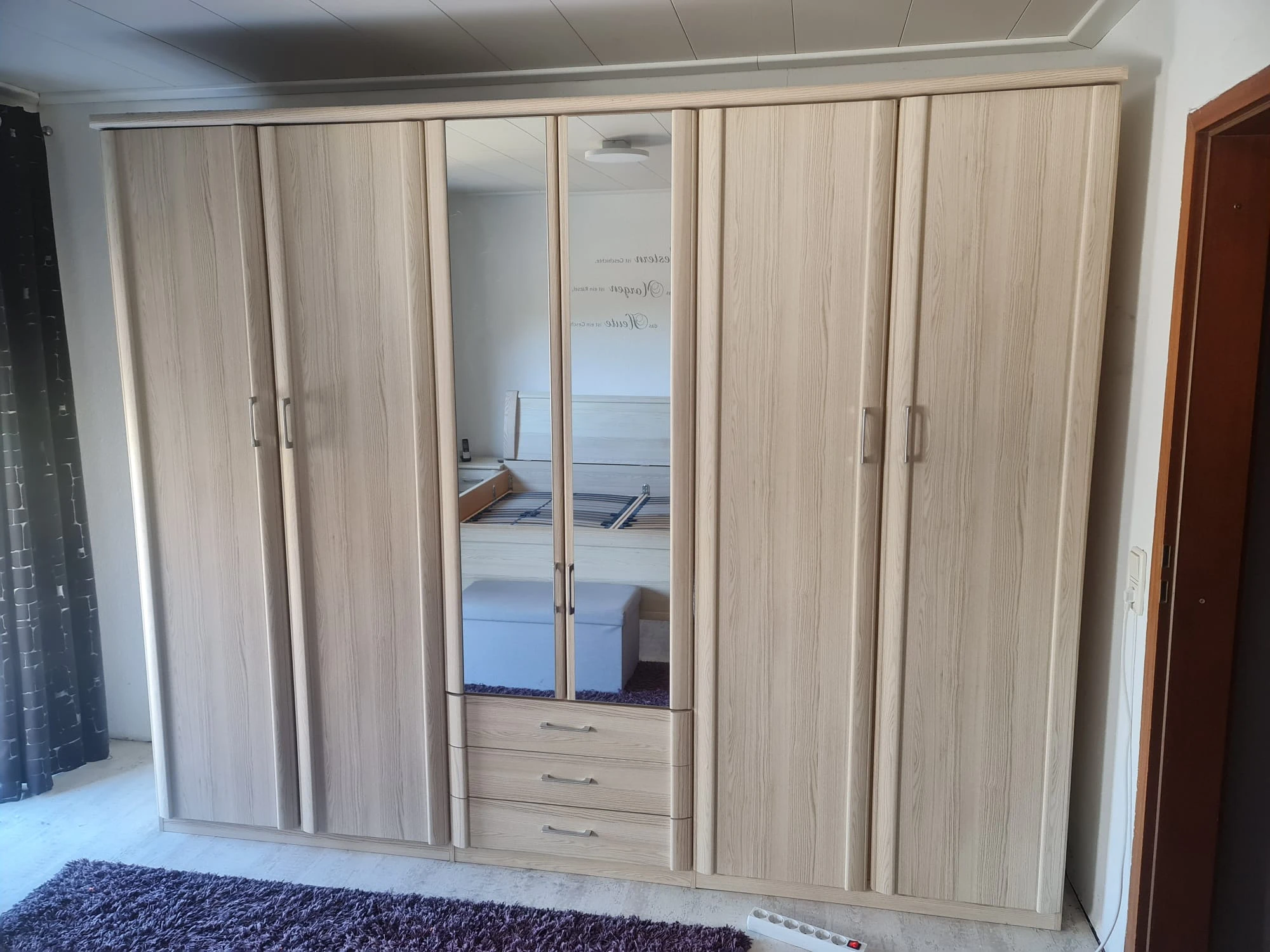 Spiegelschrank