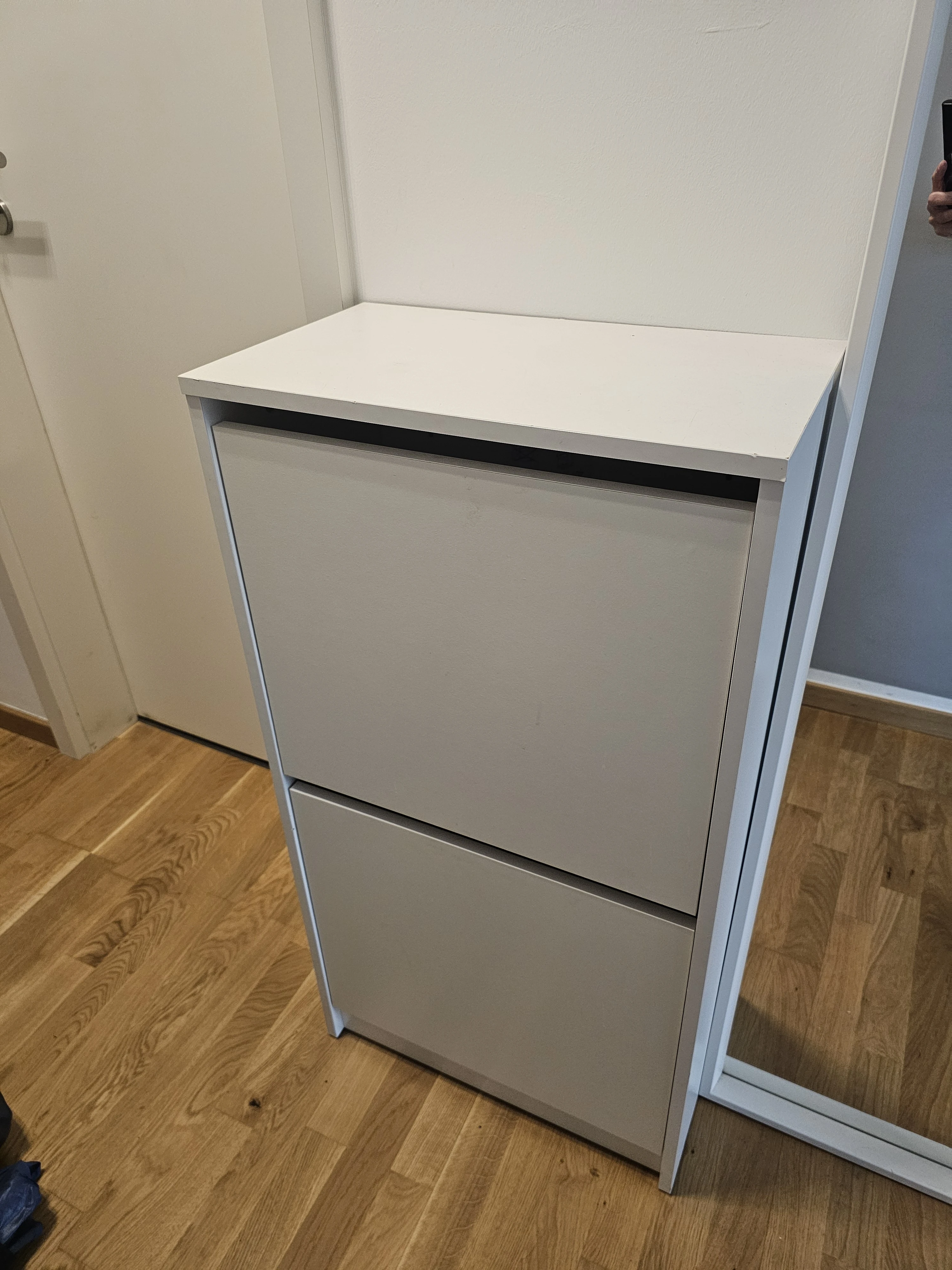 Schuhschrank geschlossen