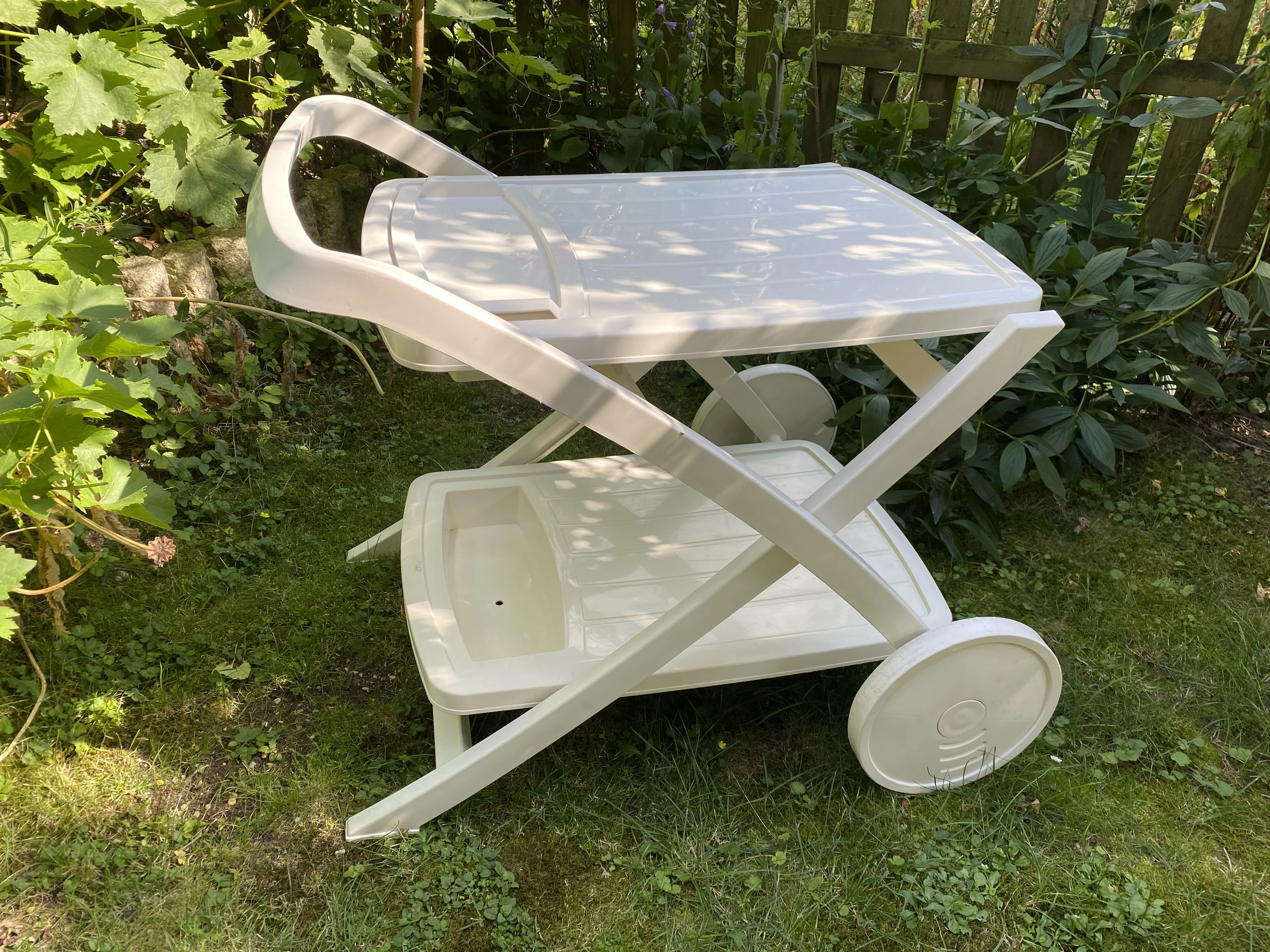 Servierwagen rechte Seite
