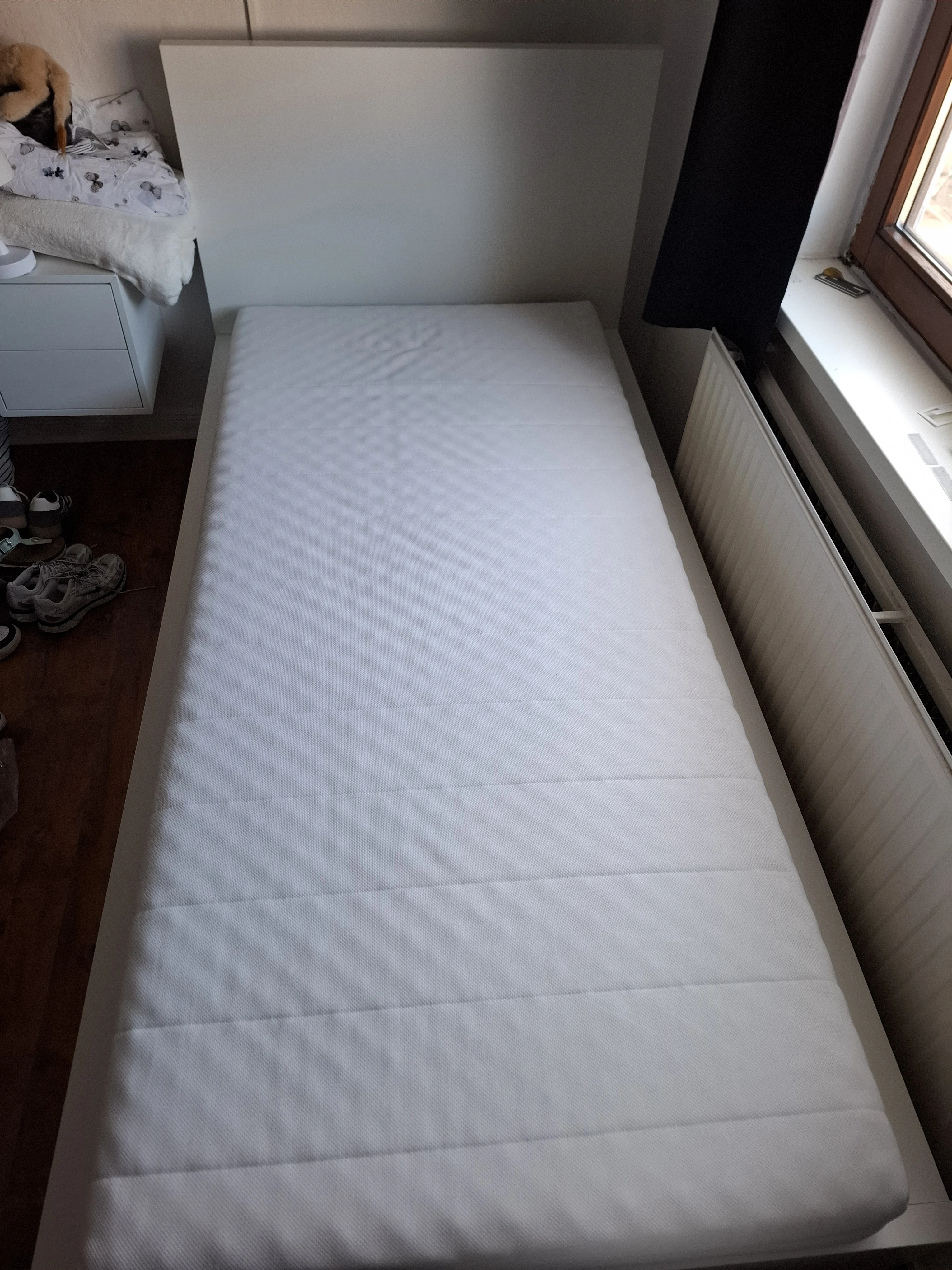Frontansicht Bett + Matratze