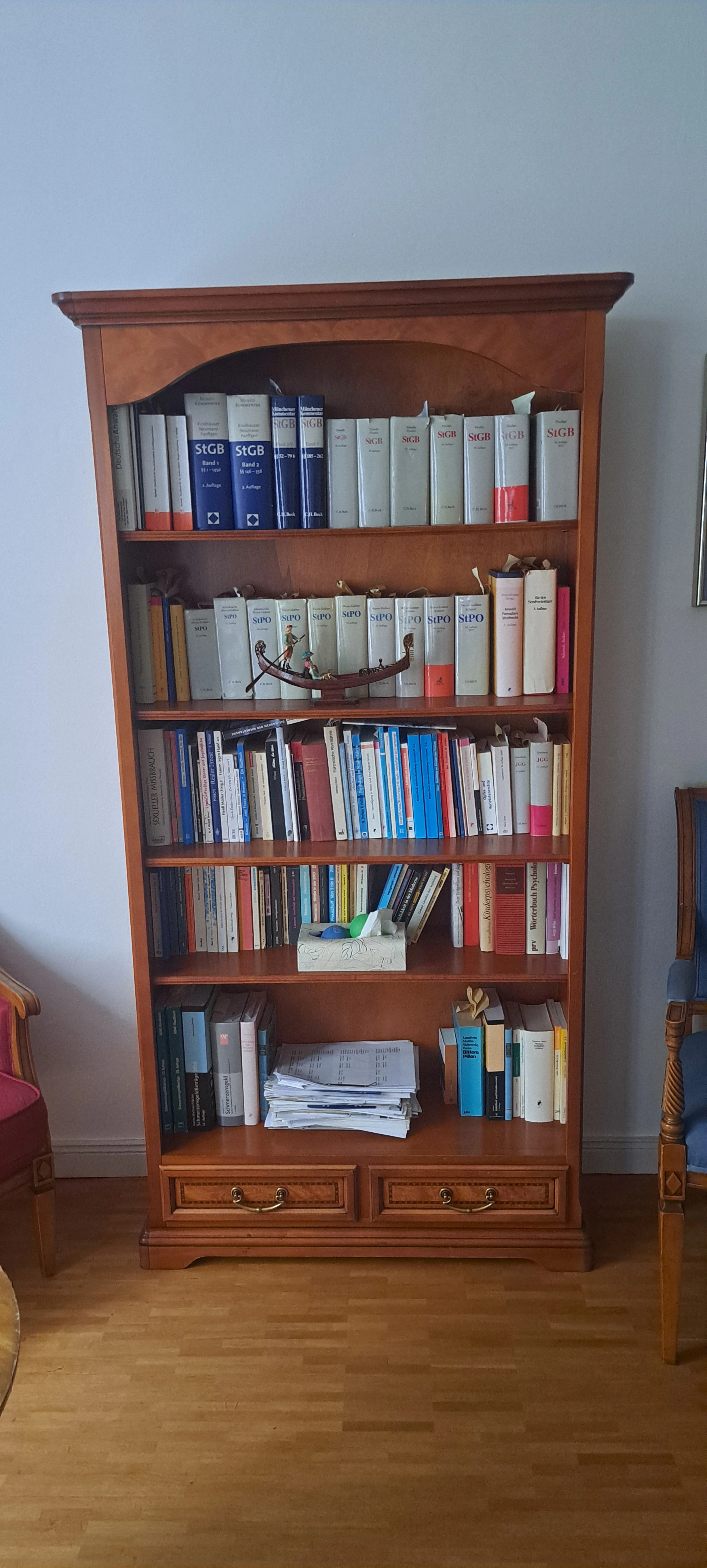 Bücherregal 