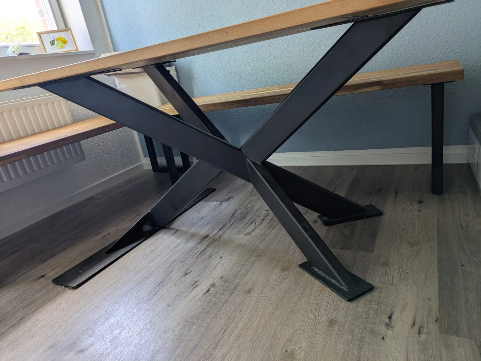 Tischgestell von der Seite