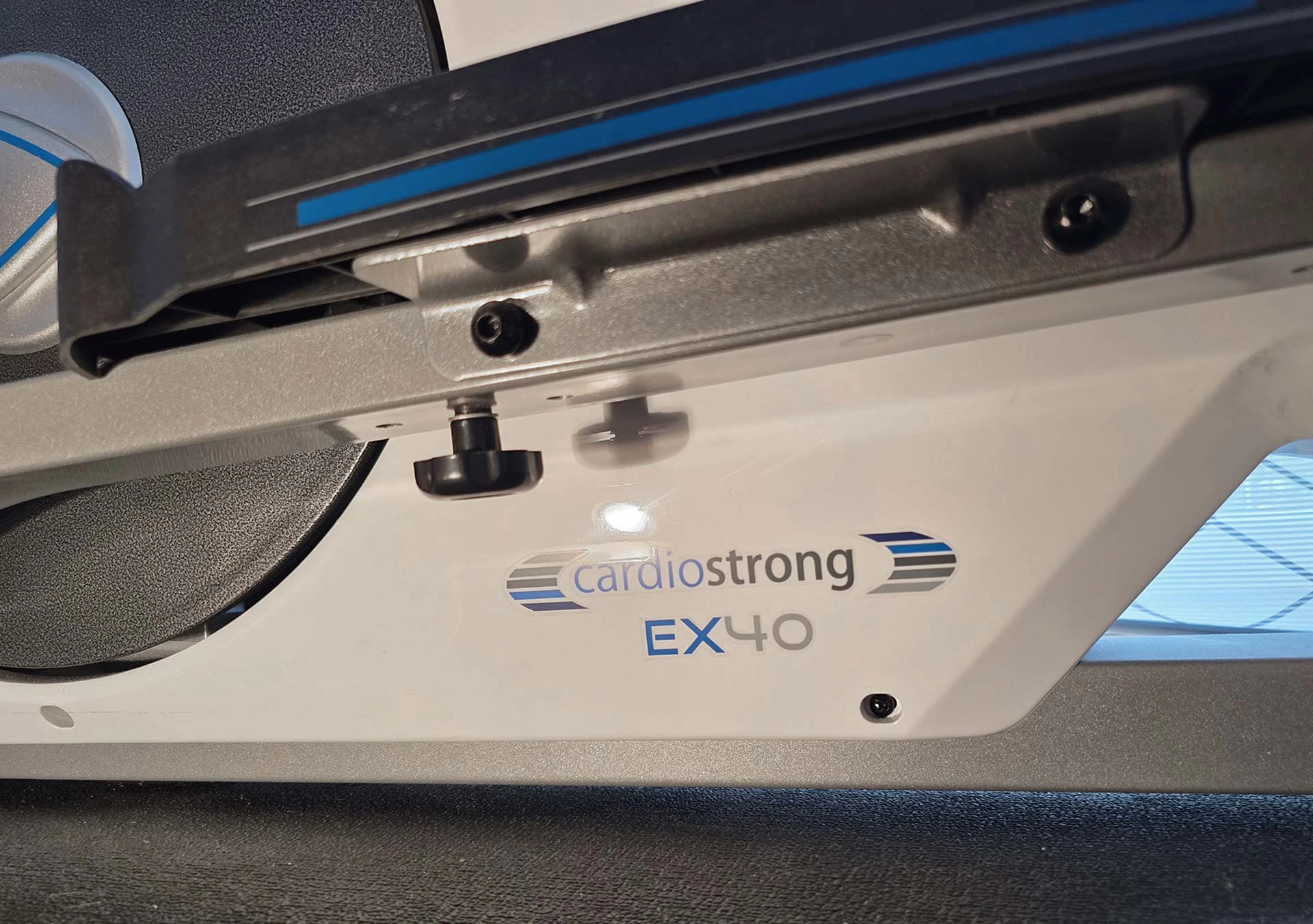 Logo cardiostrong EX40 Crosstrainer