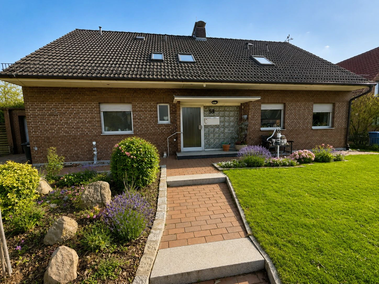 Straßenansicht II