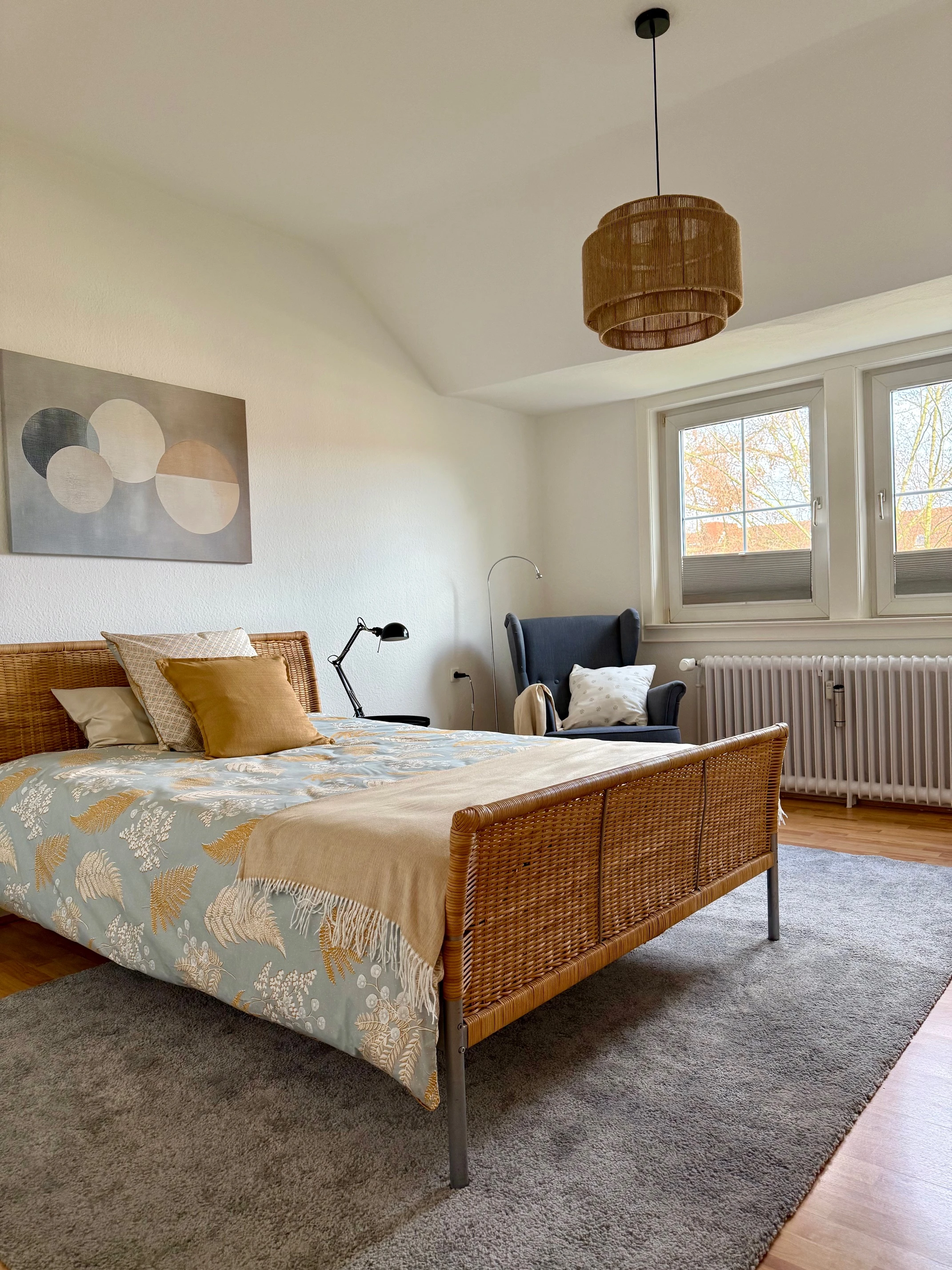 Mögliertes Zimmer /Furnished room 
