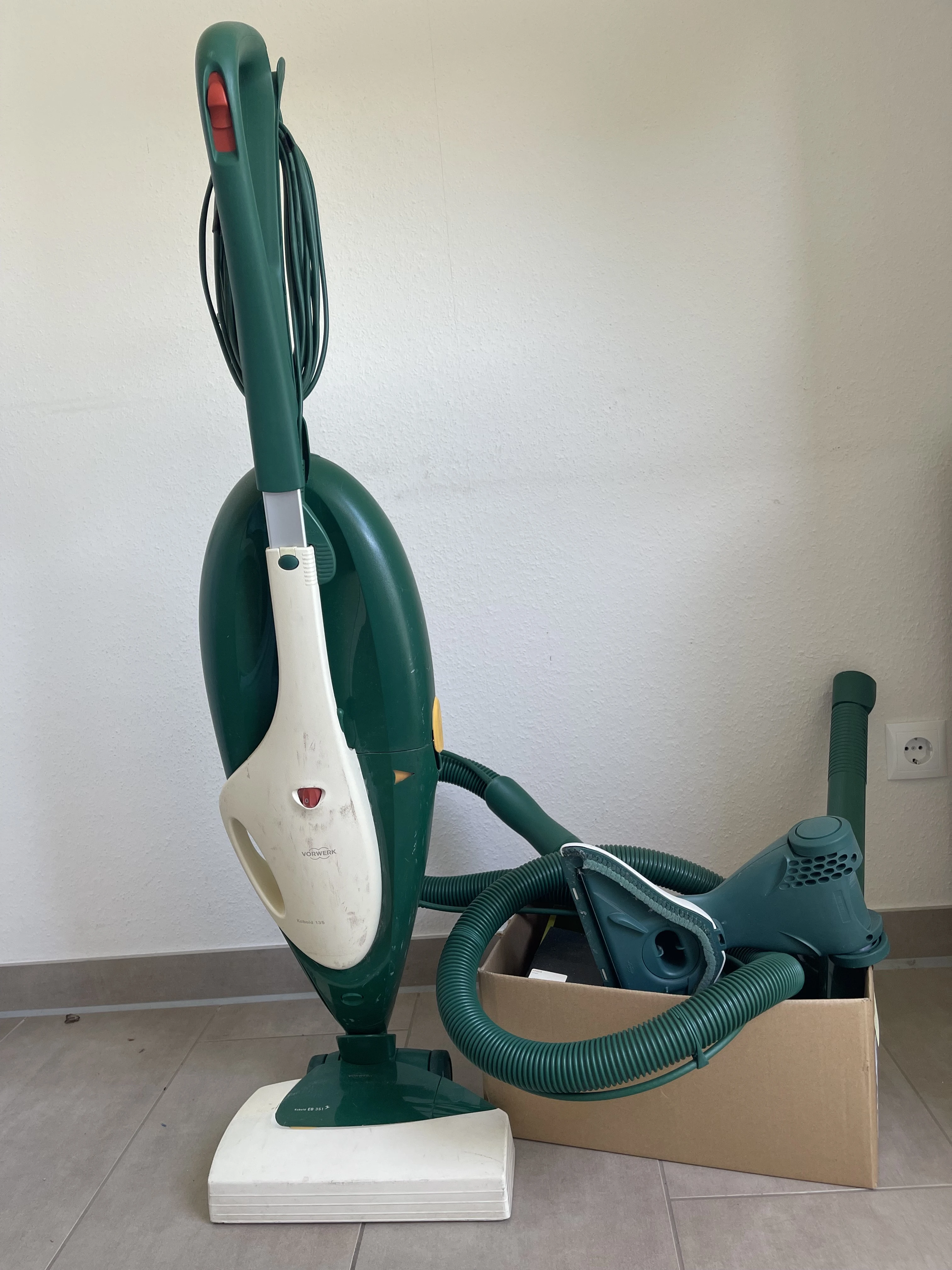 Kobold Staubsauber 135 mit Zubehör