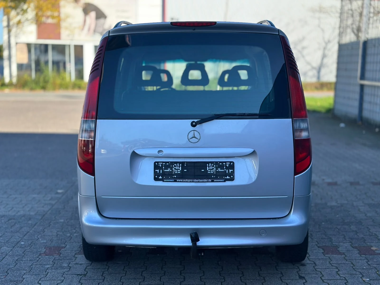 Hinten