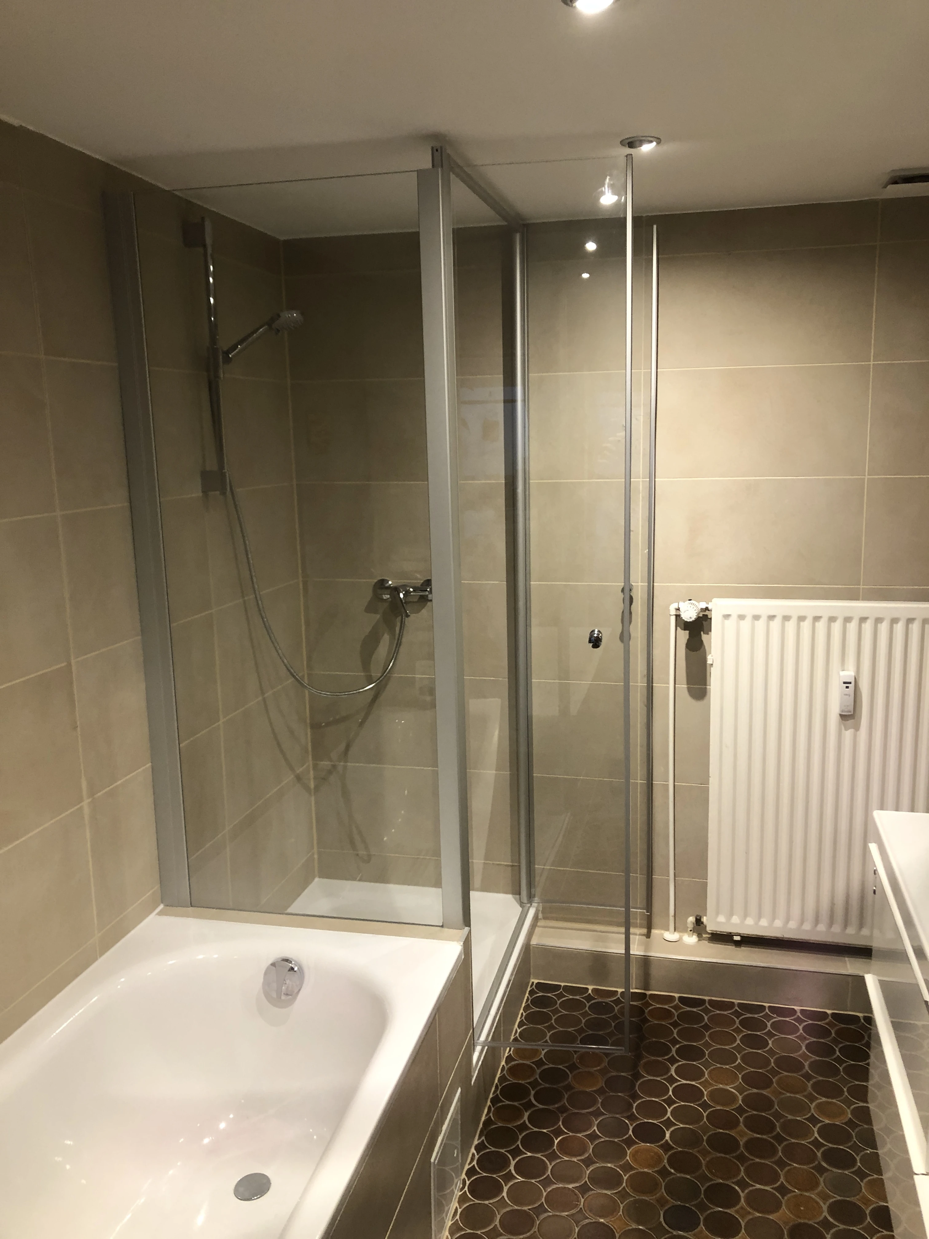 neue Duschkabine Badezimmer