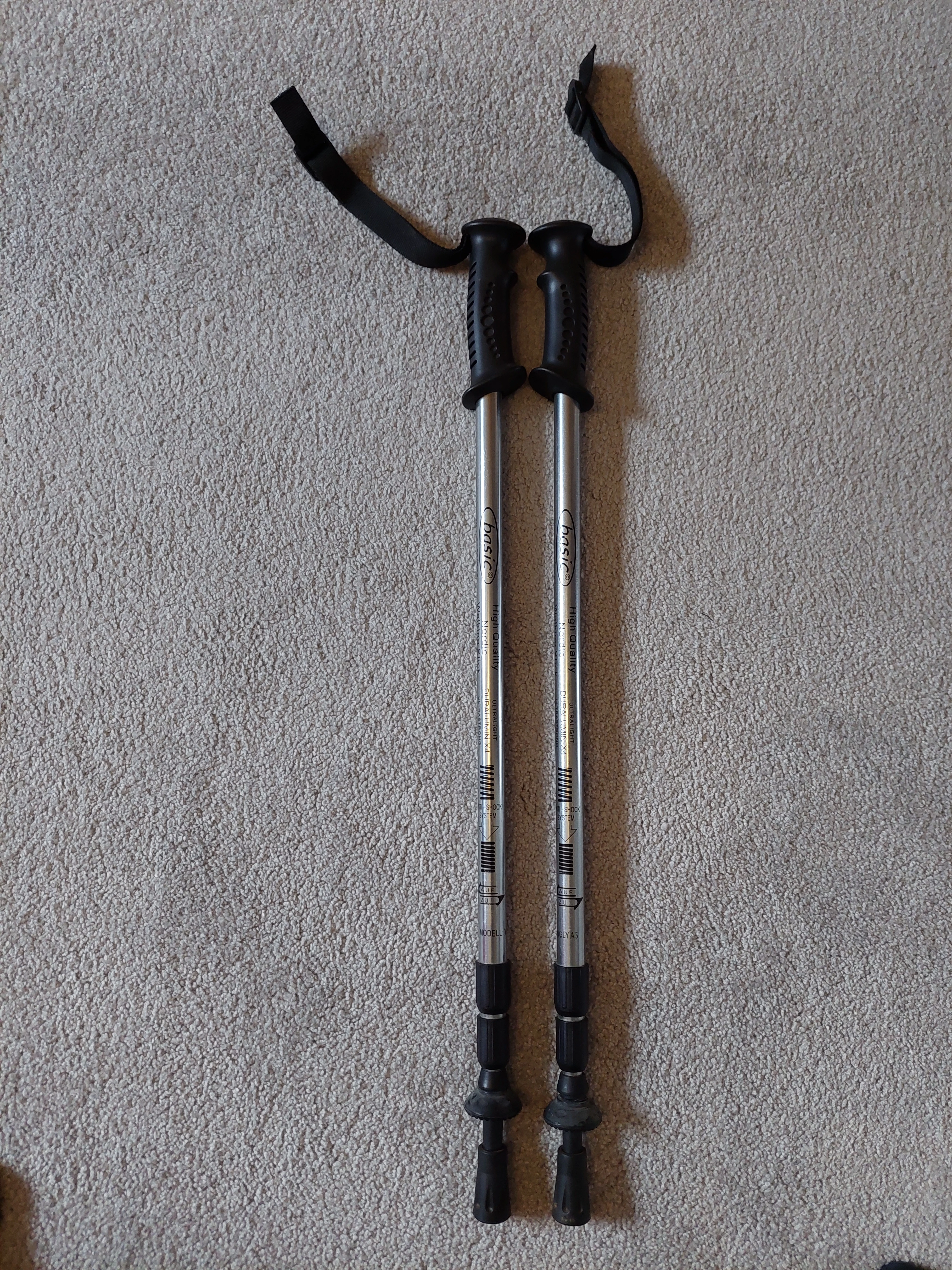 Nordic Walking Stöcke – Wanderstöcke – Teleskop - verstellbar 63 – 133 cm