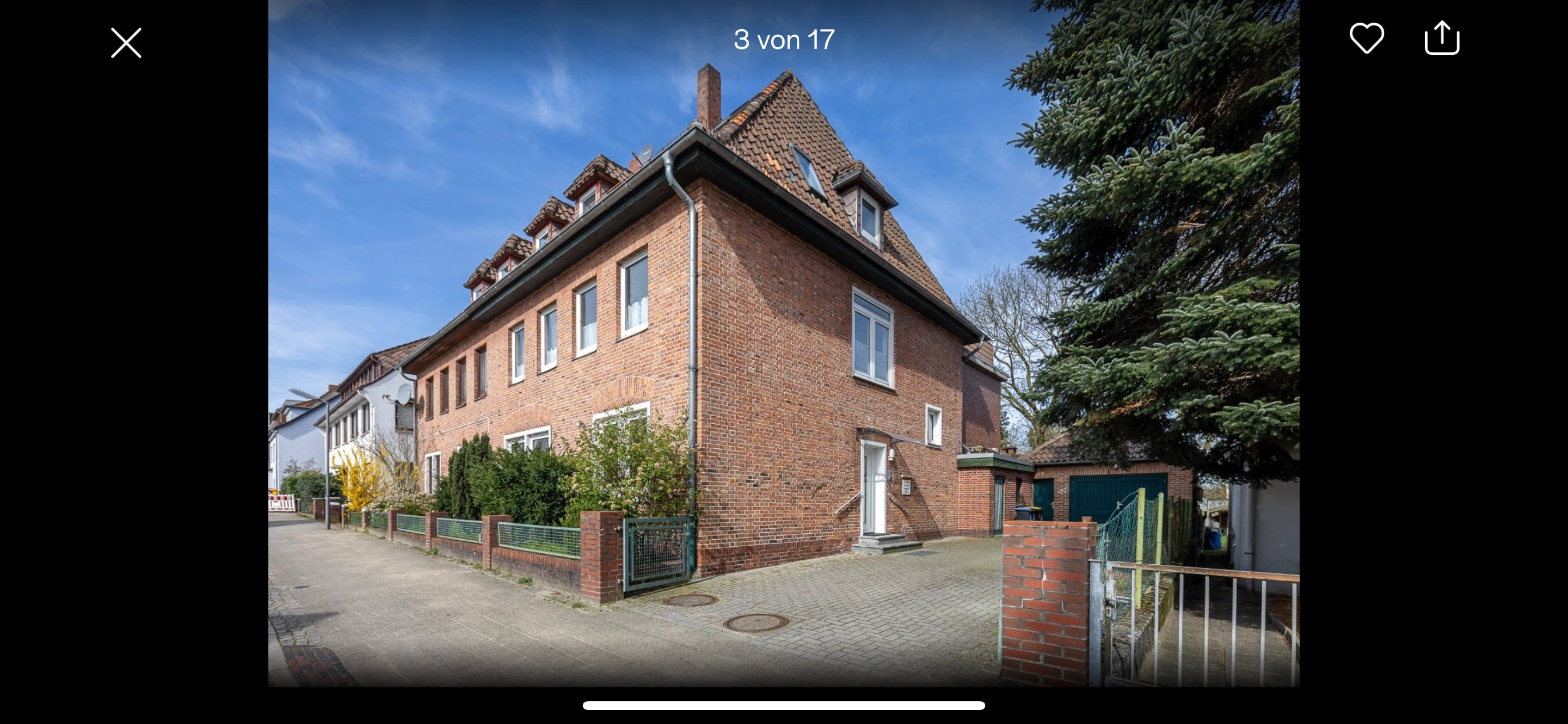 Außenansicht vor Dacherneuerung