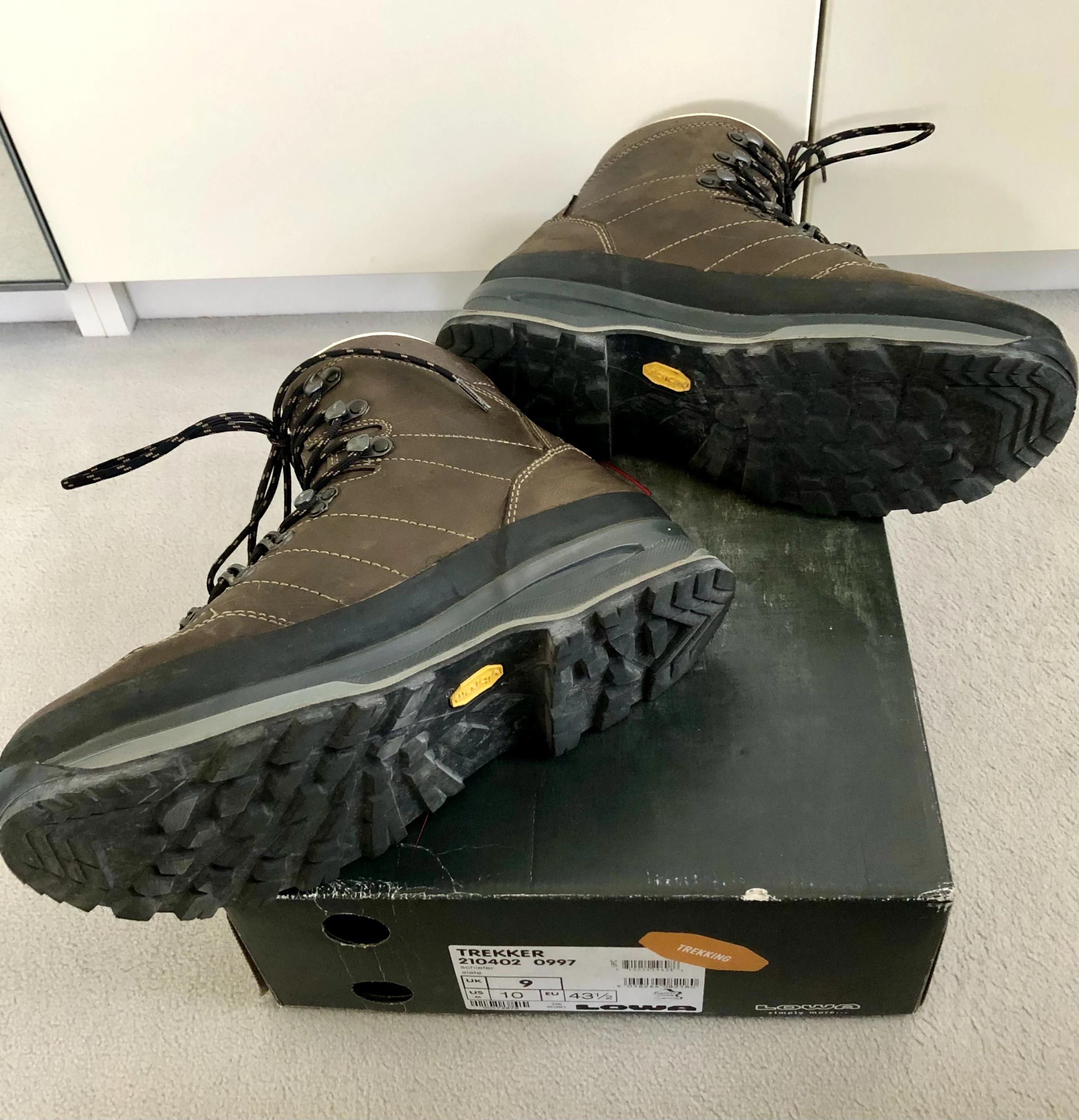 Lowa Wanderstiefel Sohlen