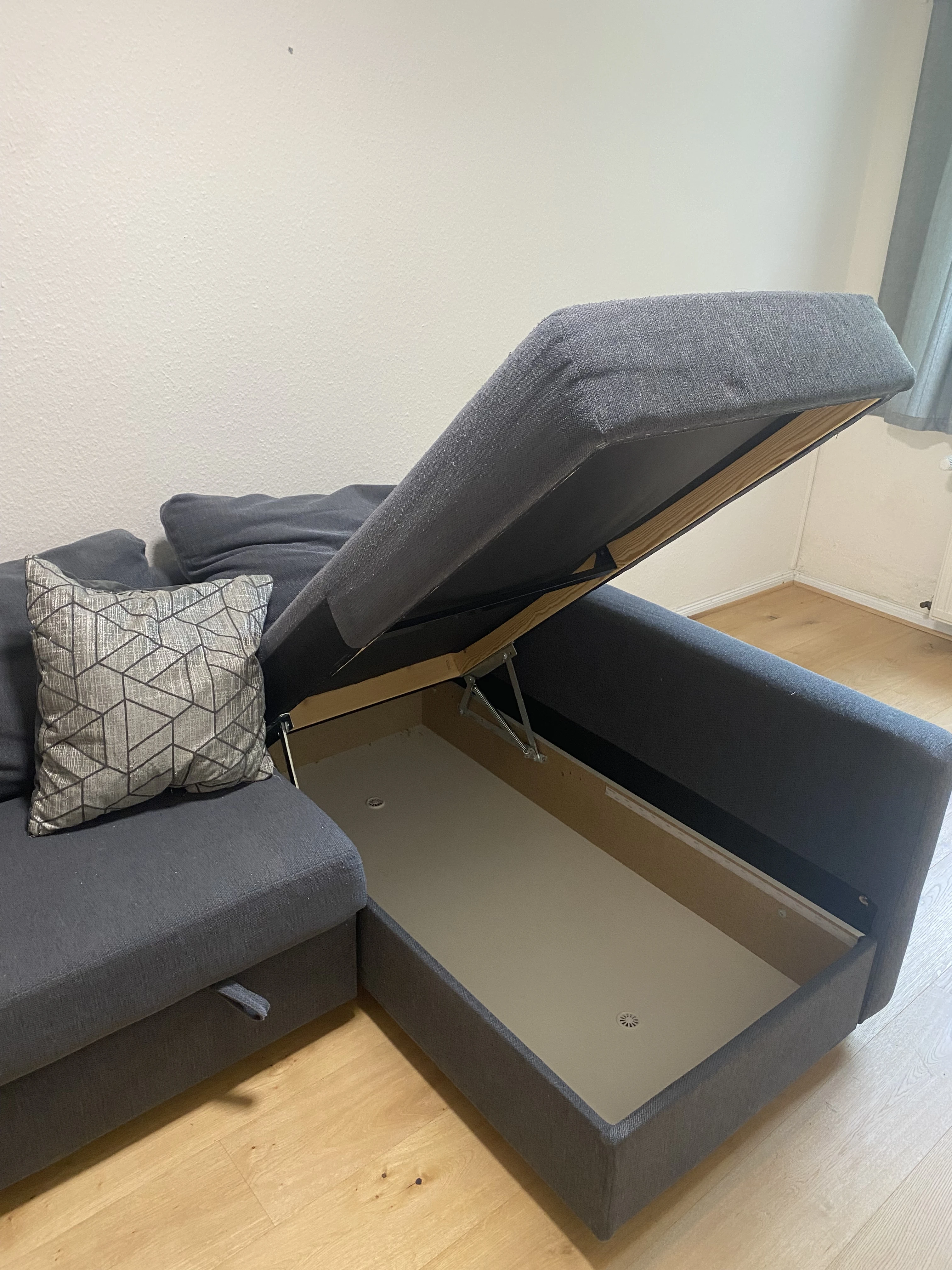 Leicht klappbarer Stauraum