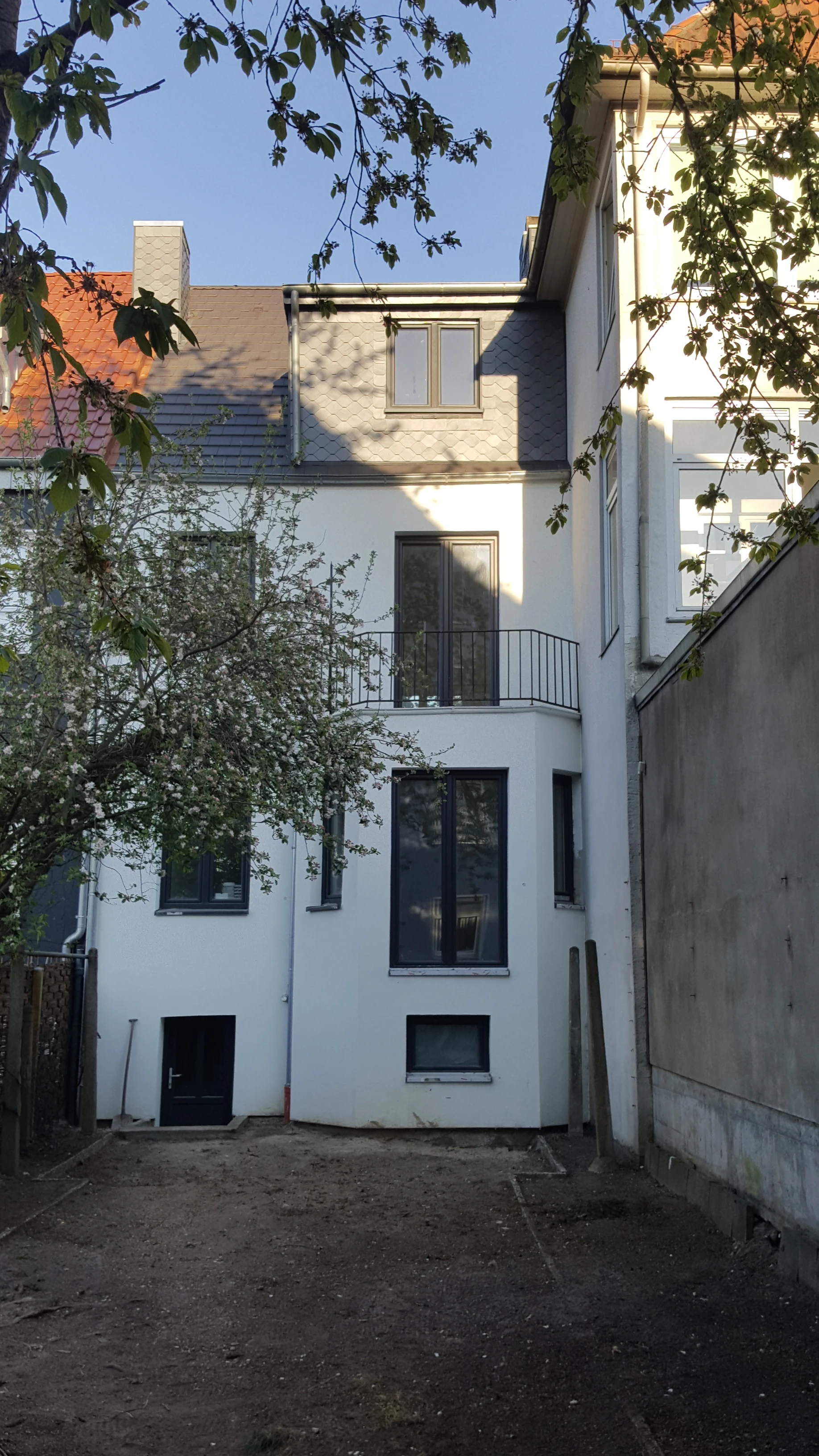 Garten und Rückseite vom Haus