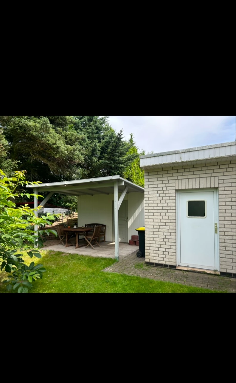 Garten Hüte und Zugang in den Garten von der Garage 