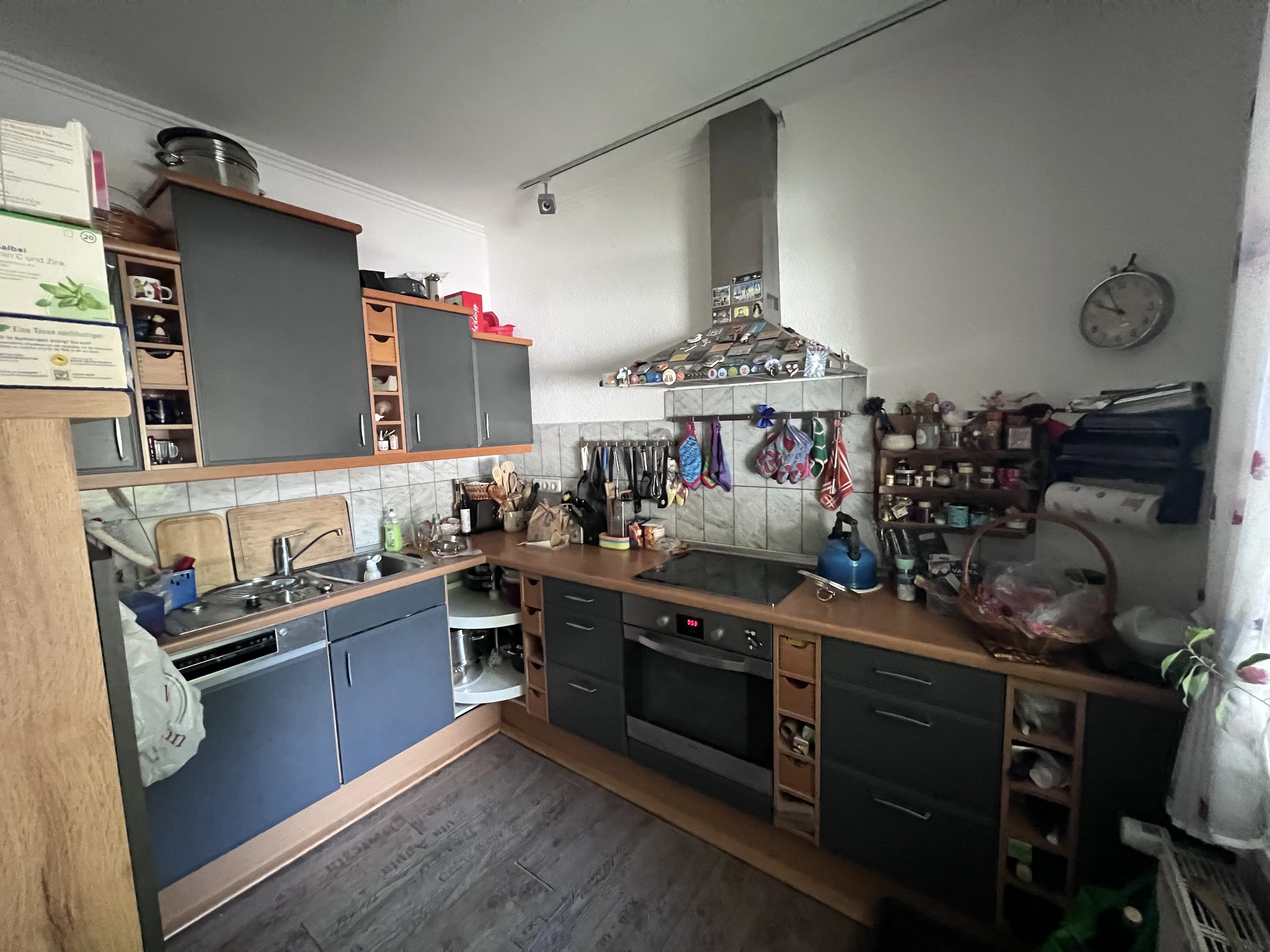 Eckschrank mit Rondell 