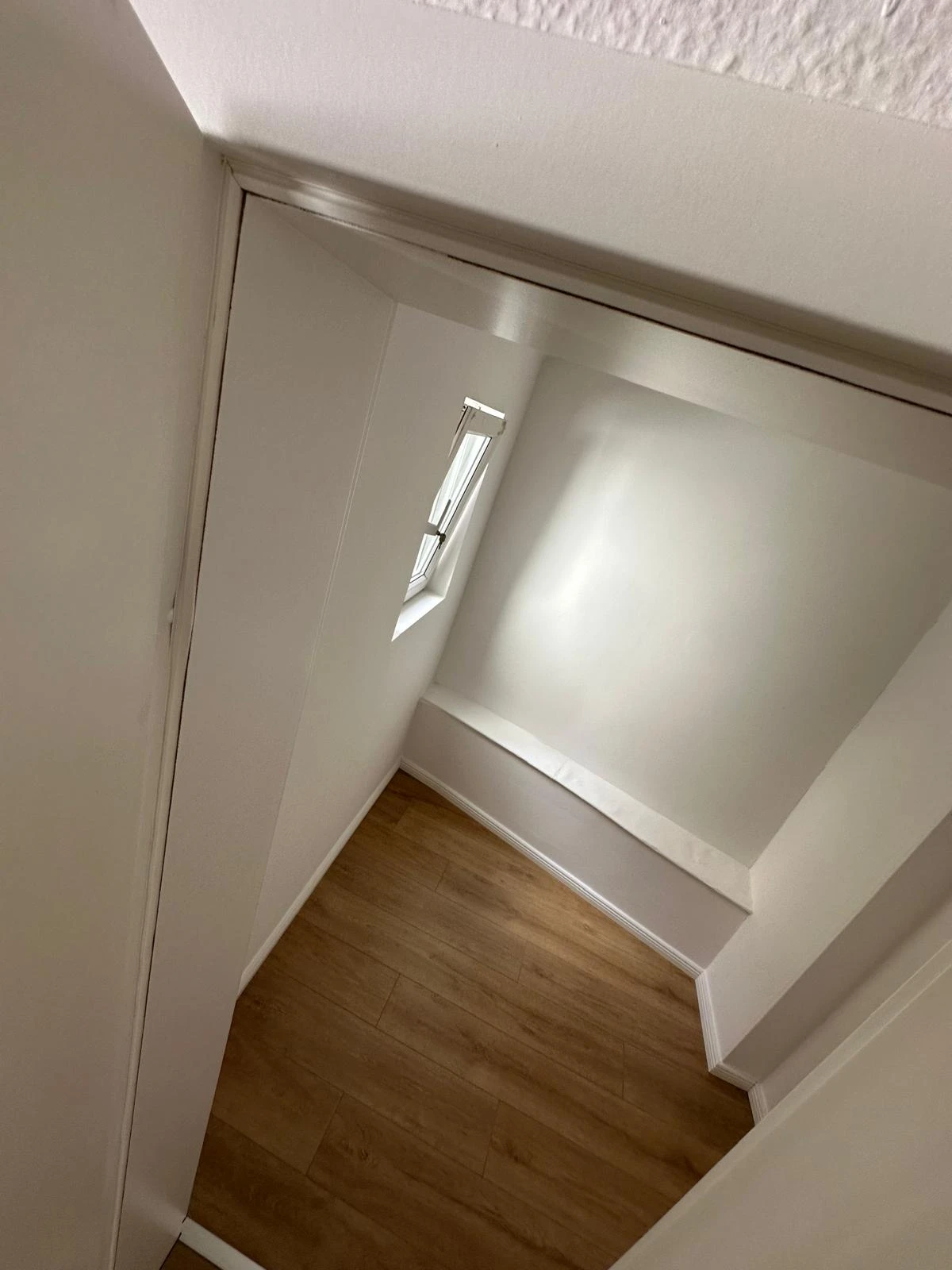 Halbes Zimmer zu Zimmer 1