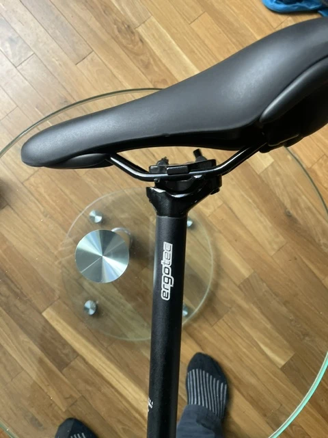 City/Trekkingbikesattel m. Stange neu!