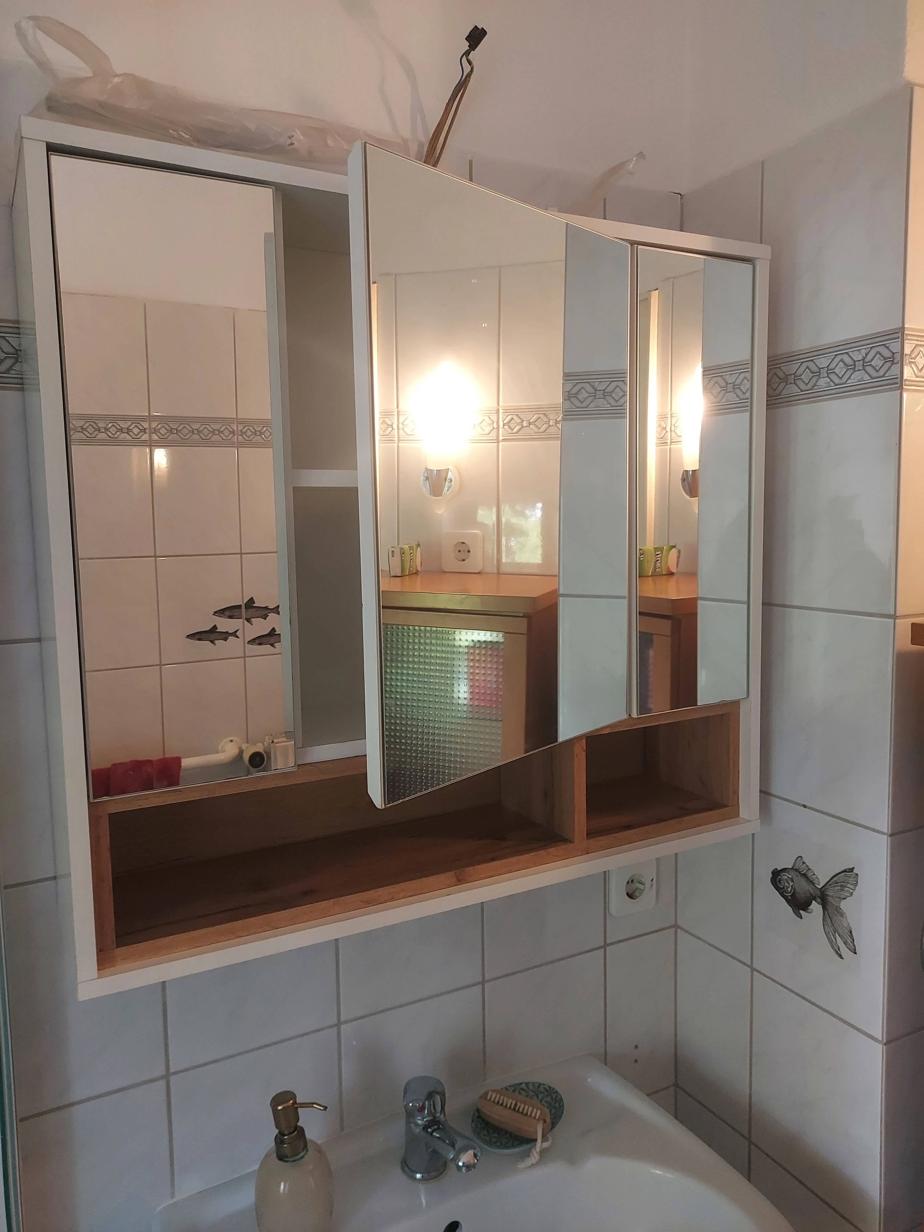 Spiegelschrank 3-türig