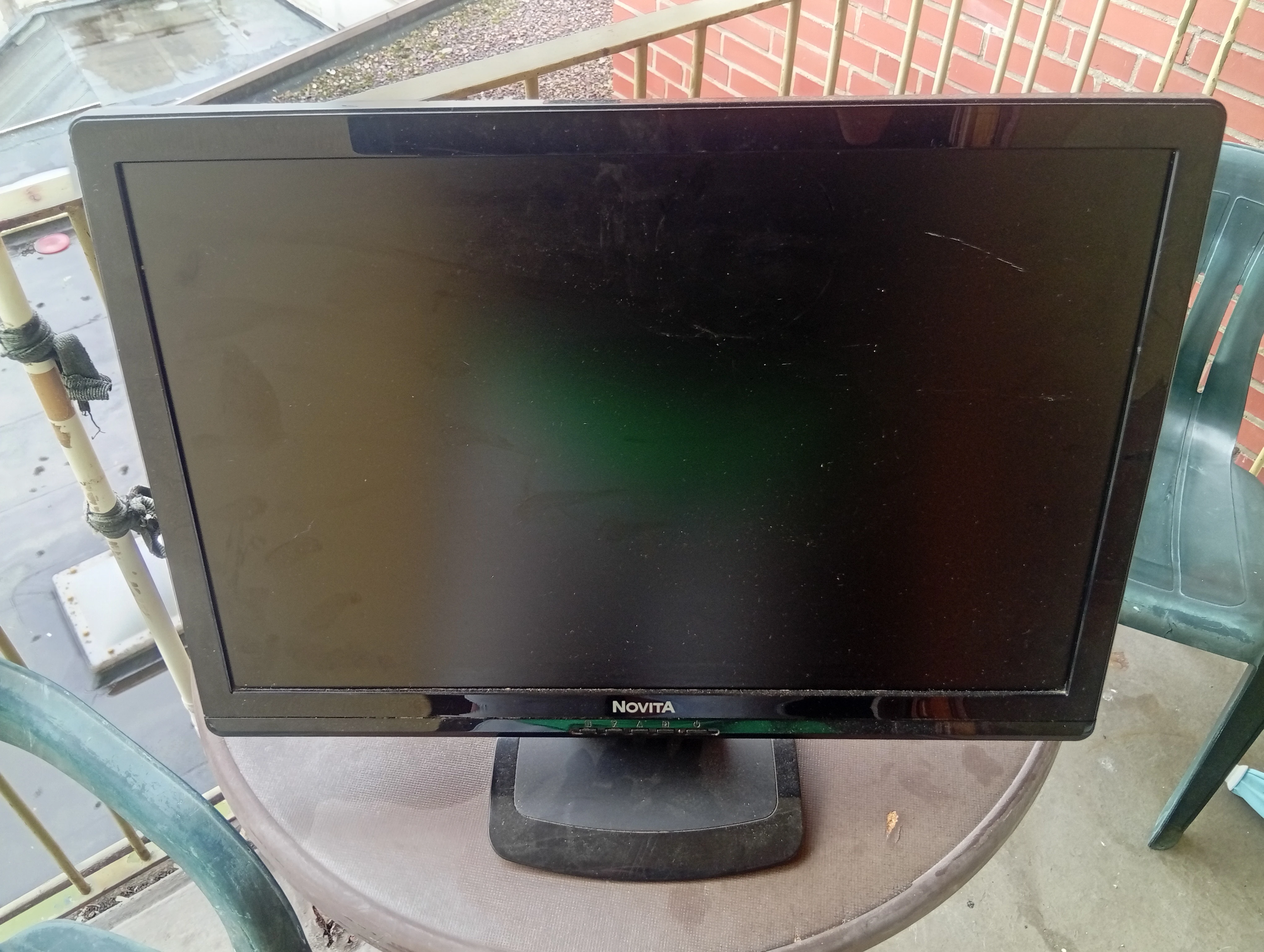 Monitor von Novita