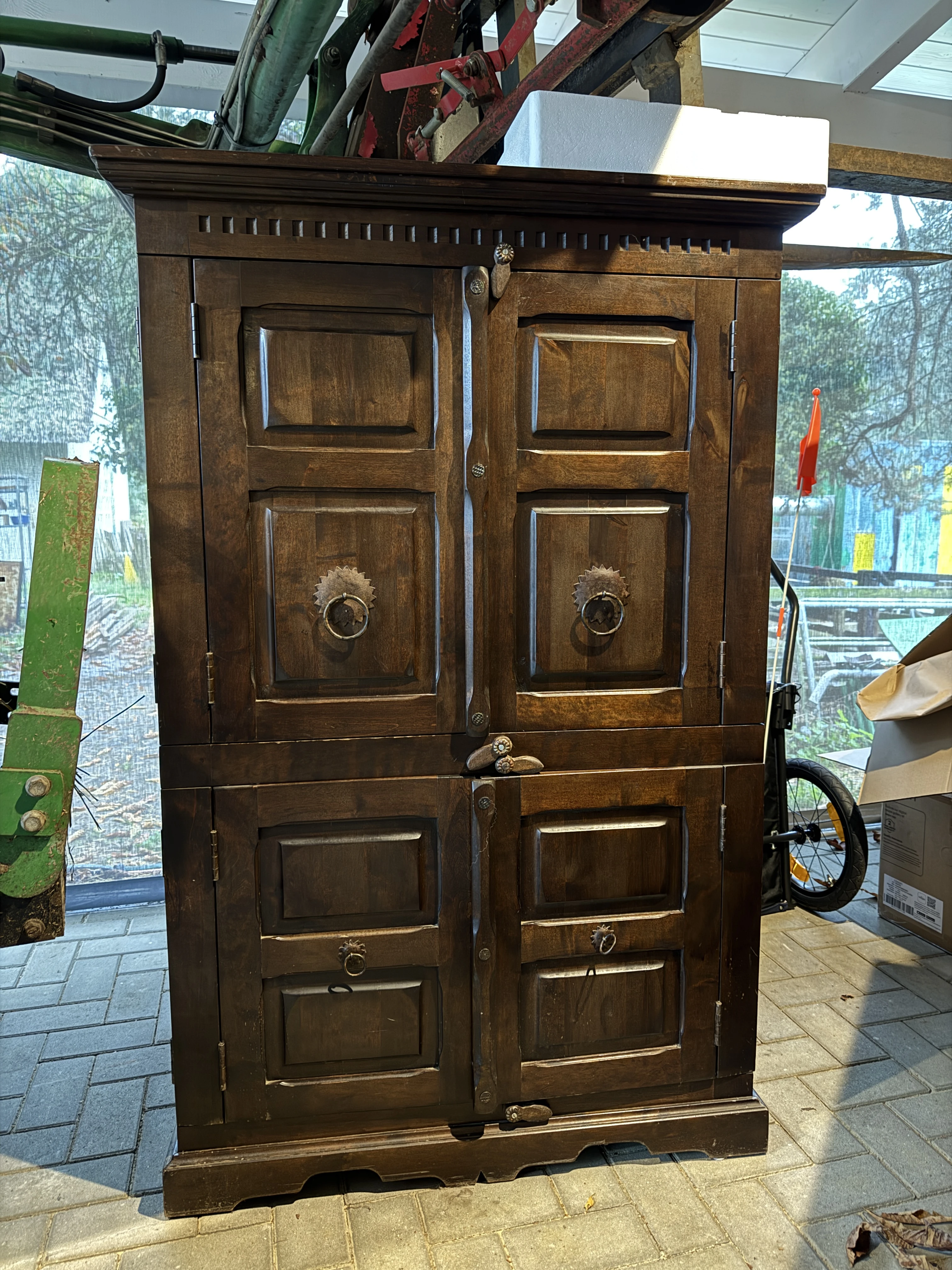 Schrank Außenansicht