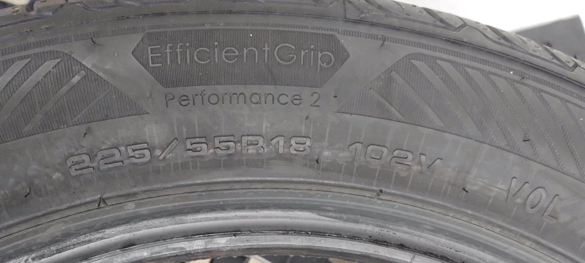 Good Year 225/55 R18 102V XL