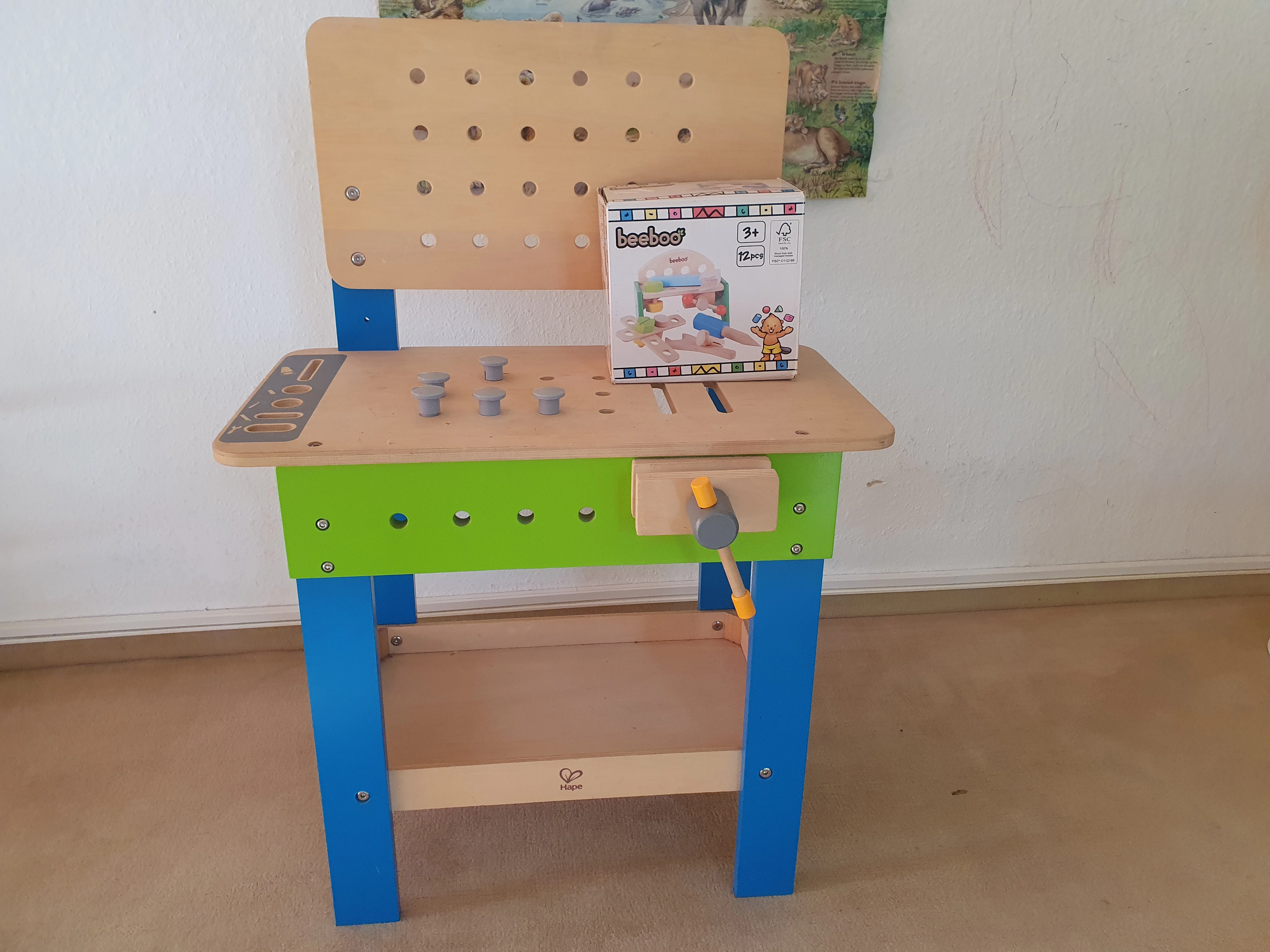 Hape Werkzeugbank mit Zubehör 