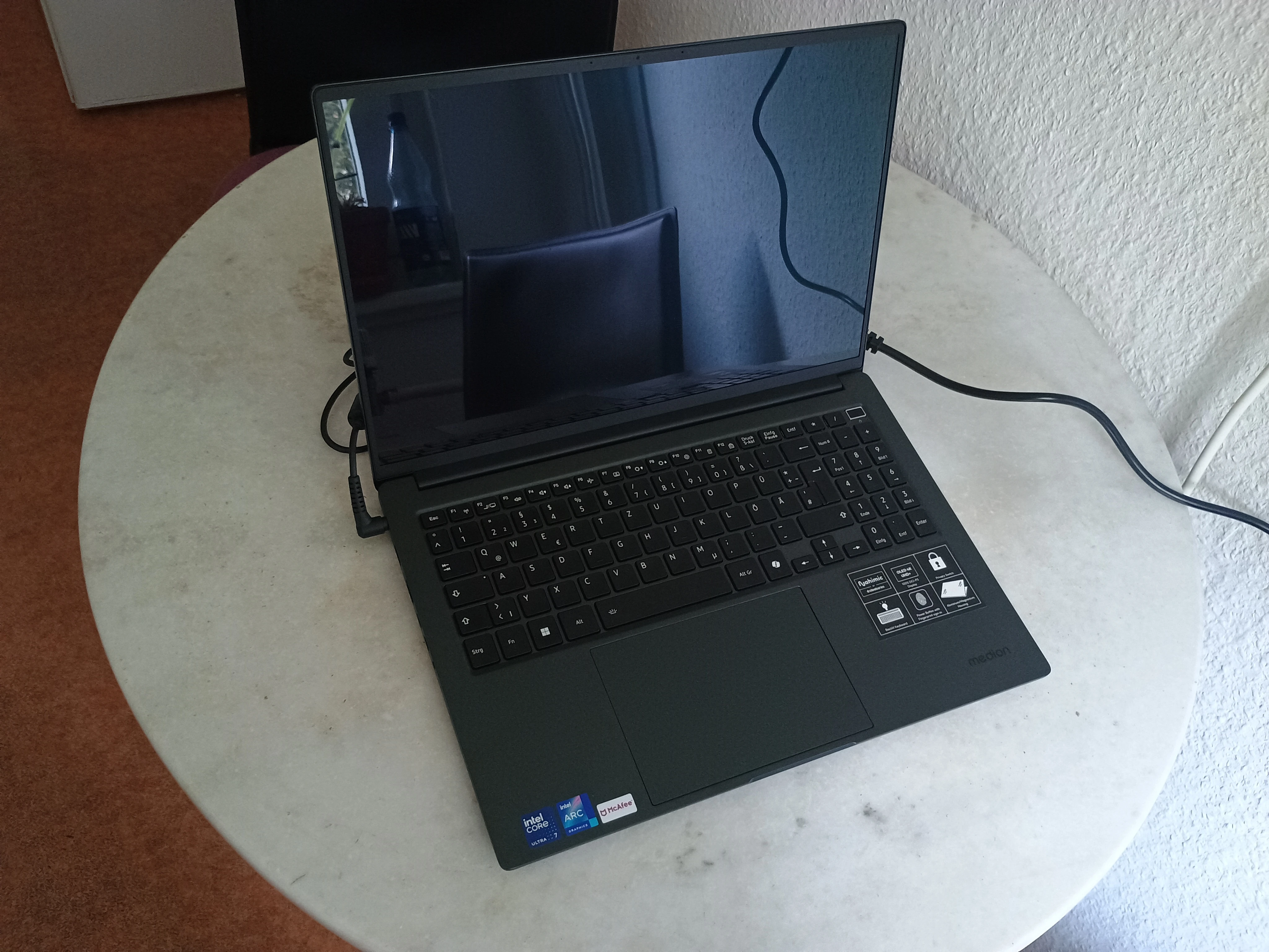 Medion OLED S10