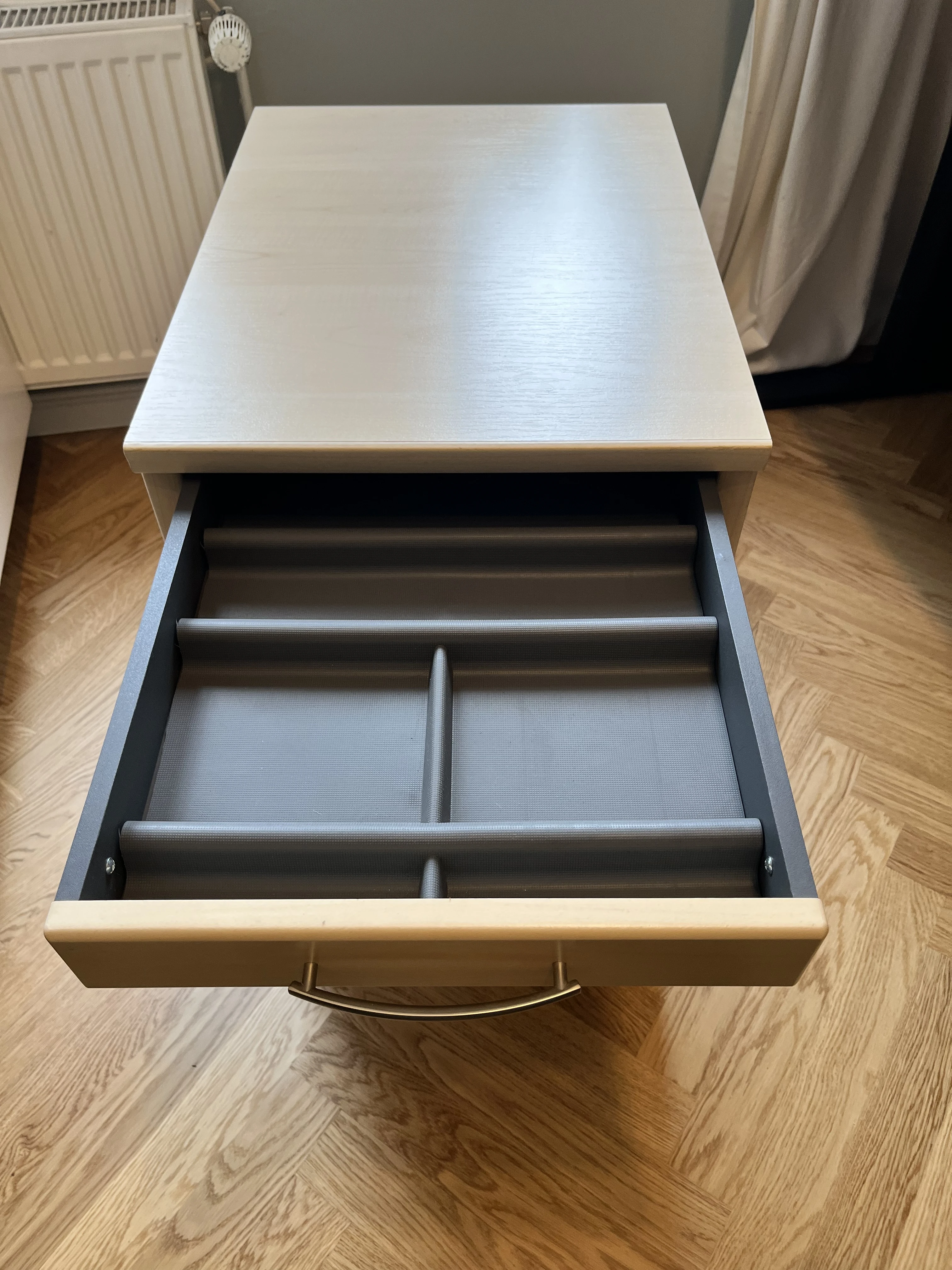 oberste Schublade offen