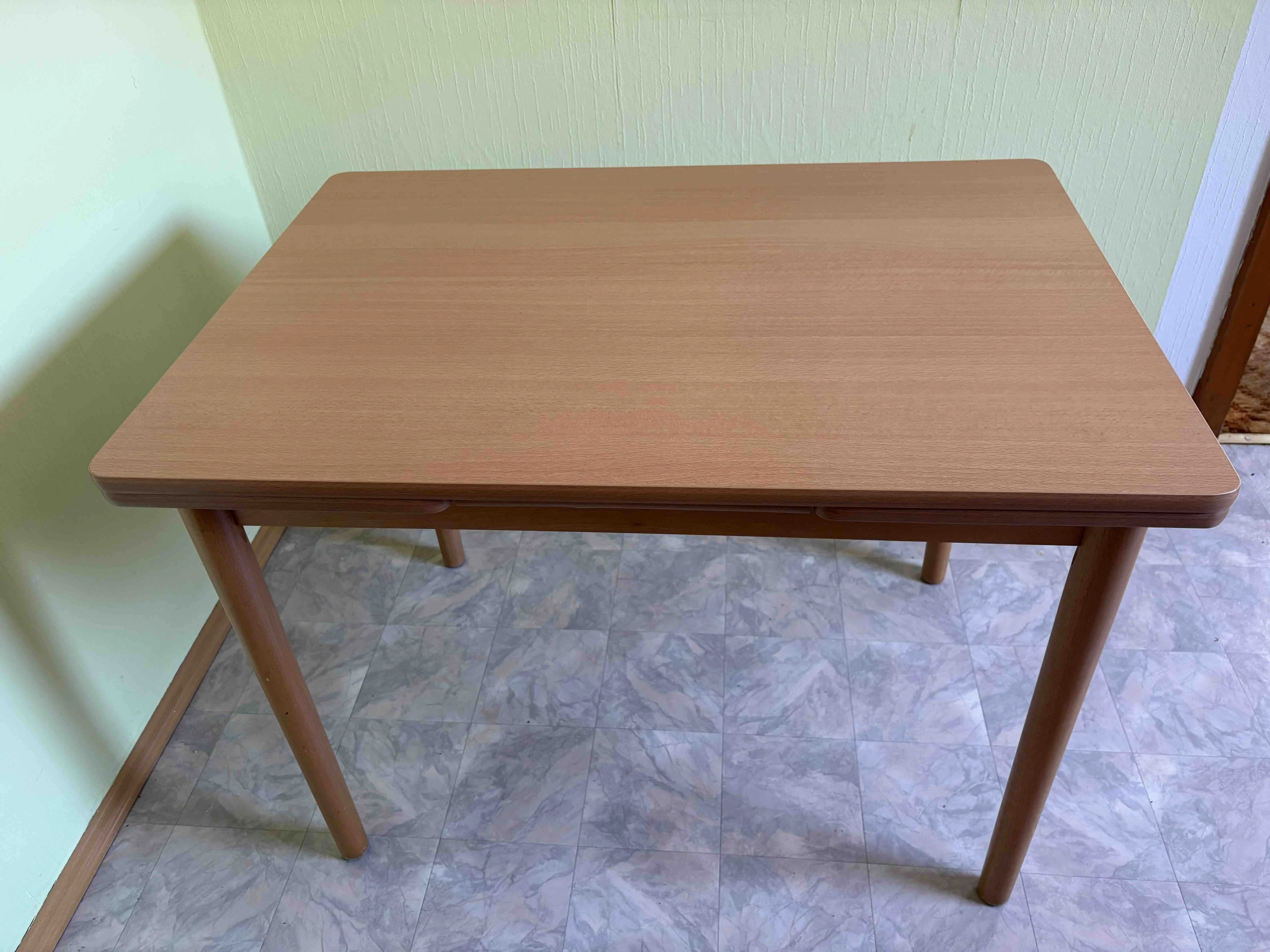 Tisch quer