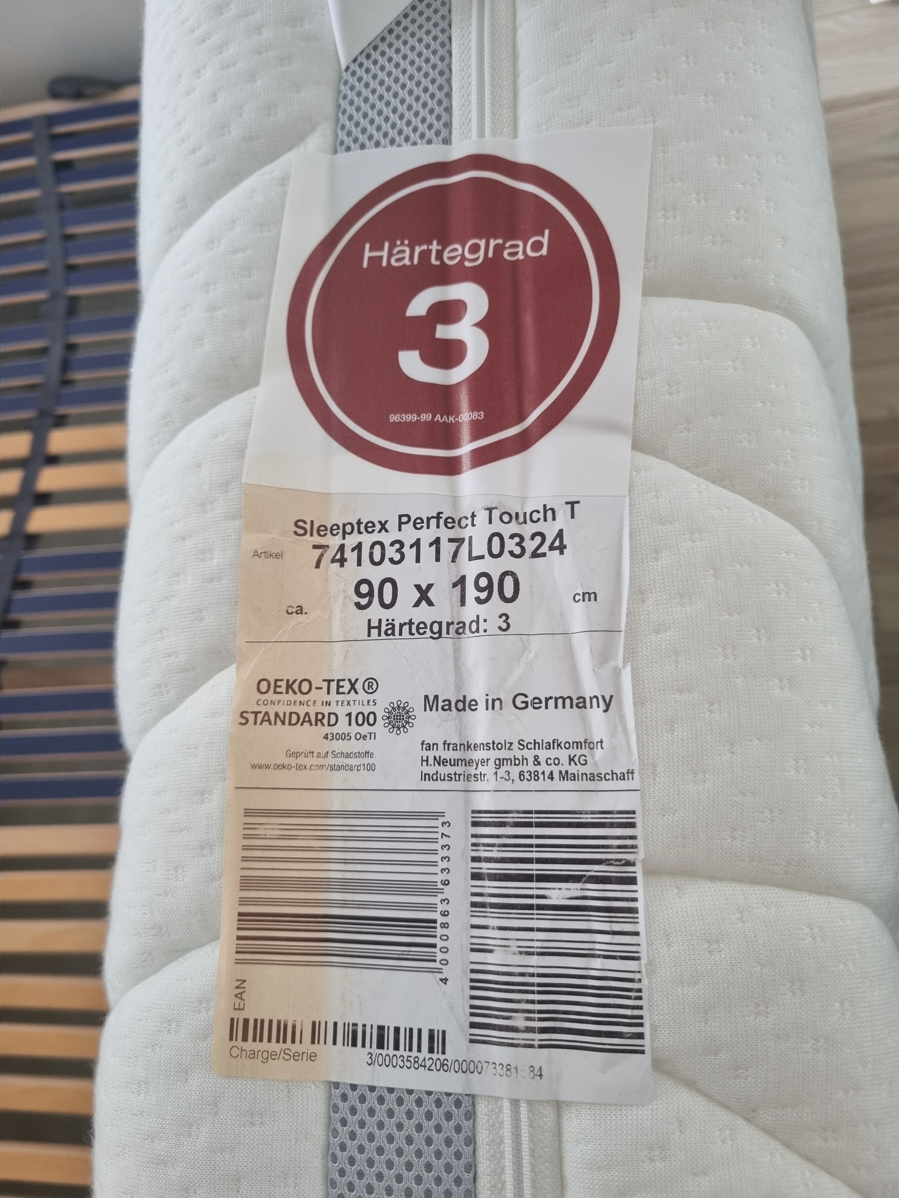 Matratze  (unbenutzt aus Musterwohnung)