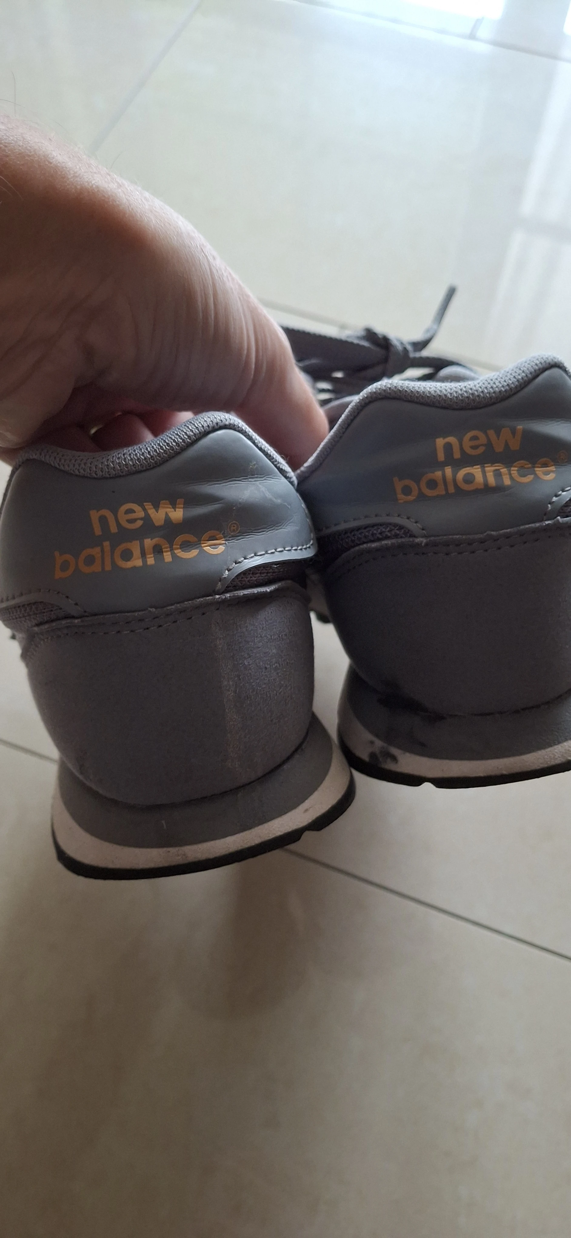 NB 500, grau