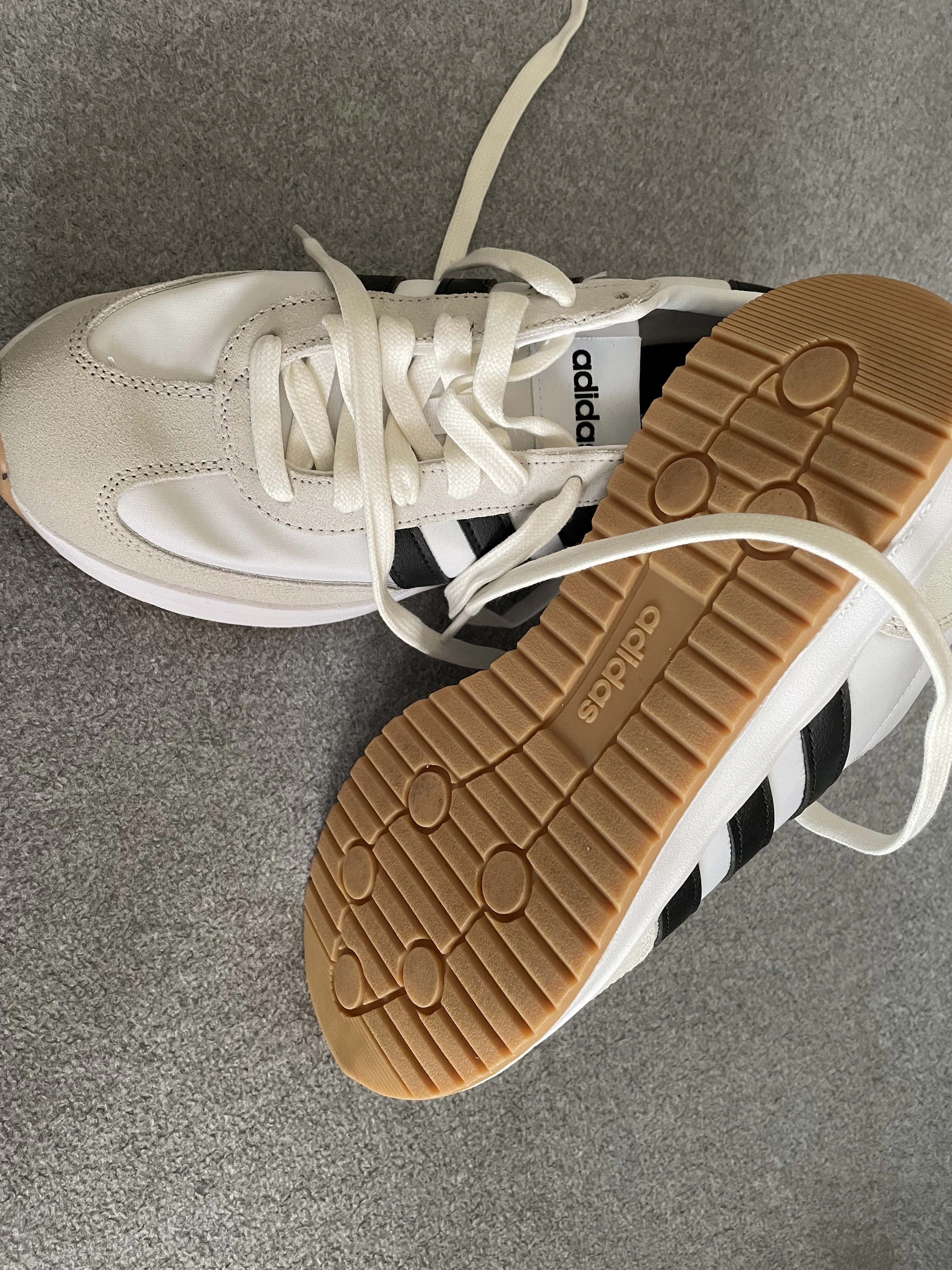 Sportschuhe