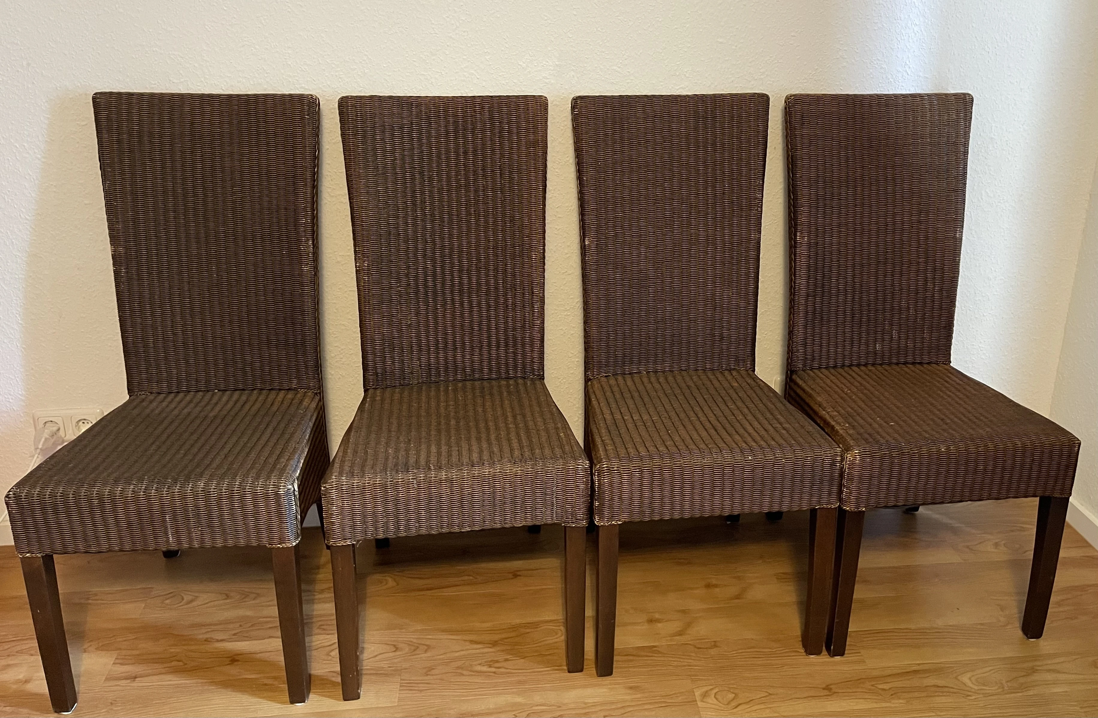 4 Loom Stühle 