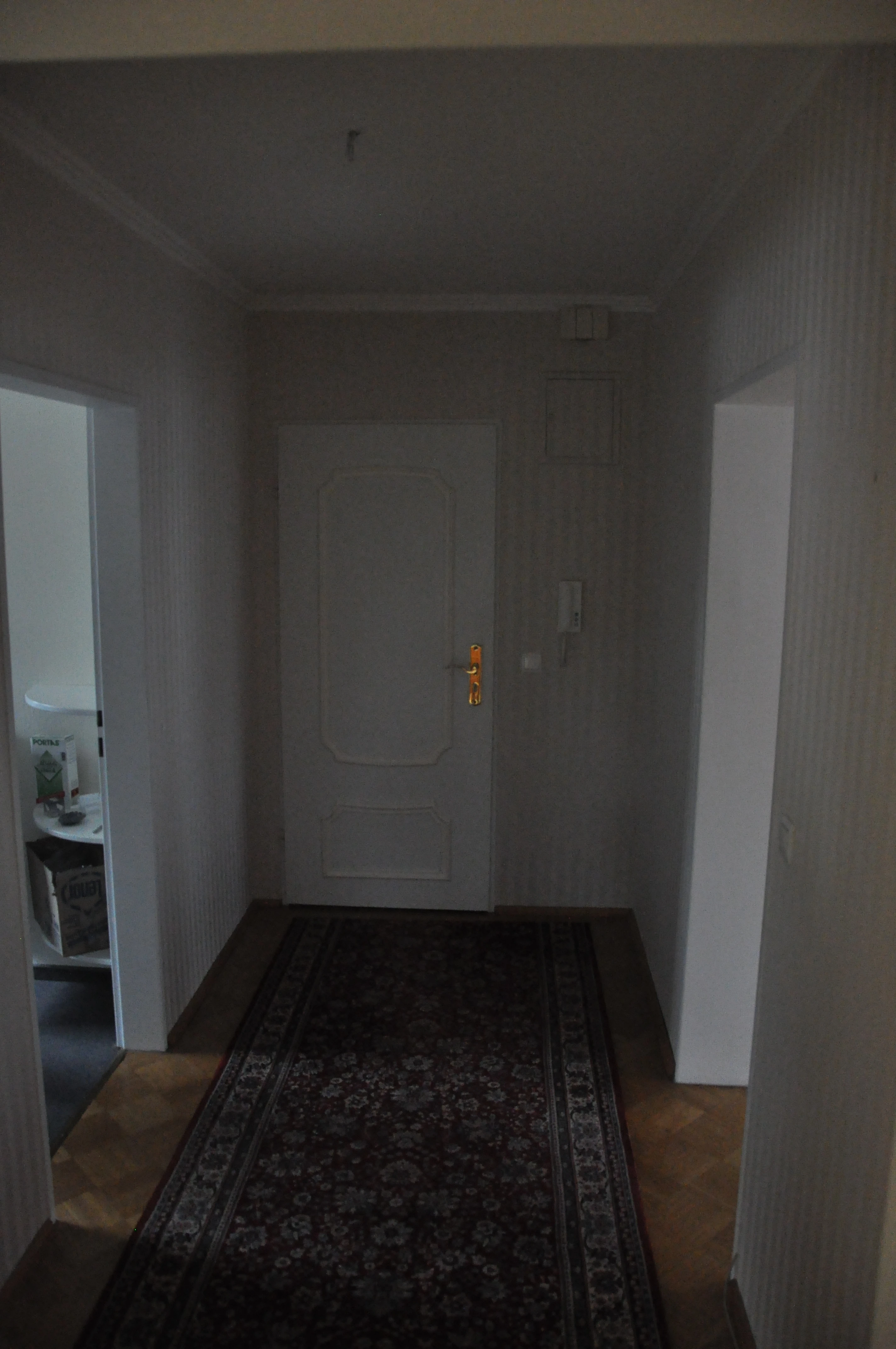Flur ohne Teppich