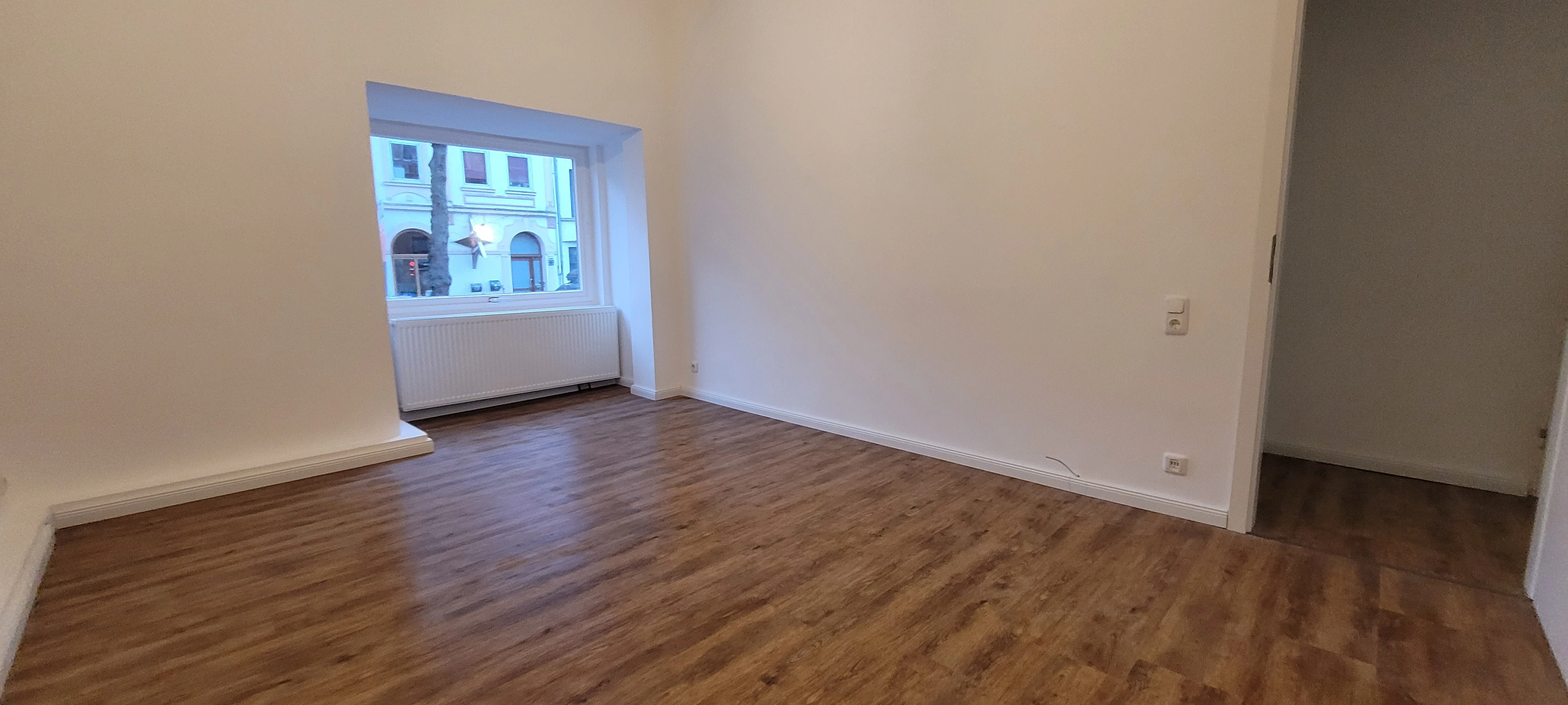 Zimmer 2 zur Straße