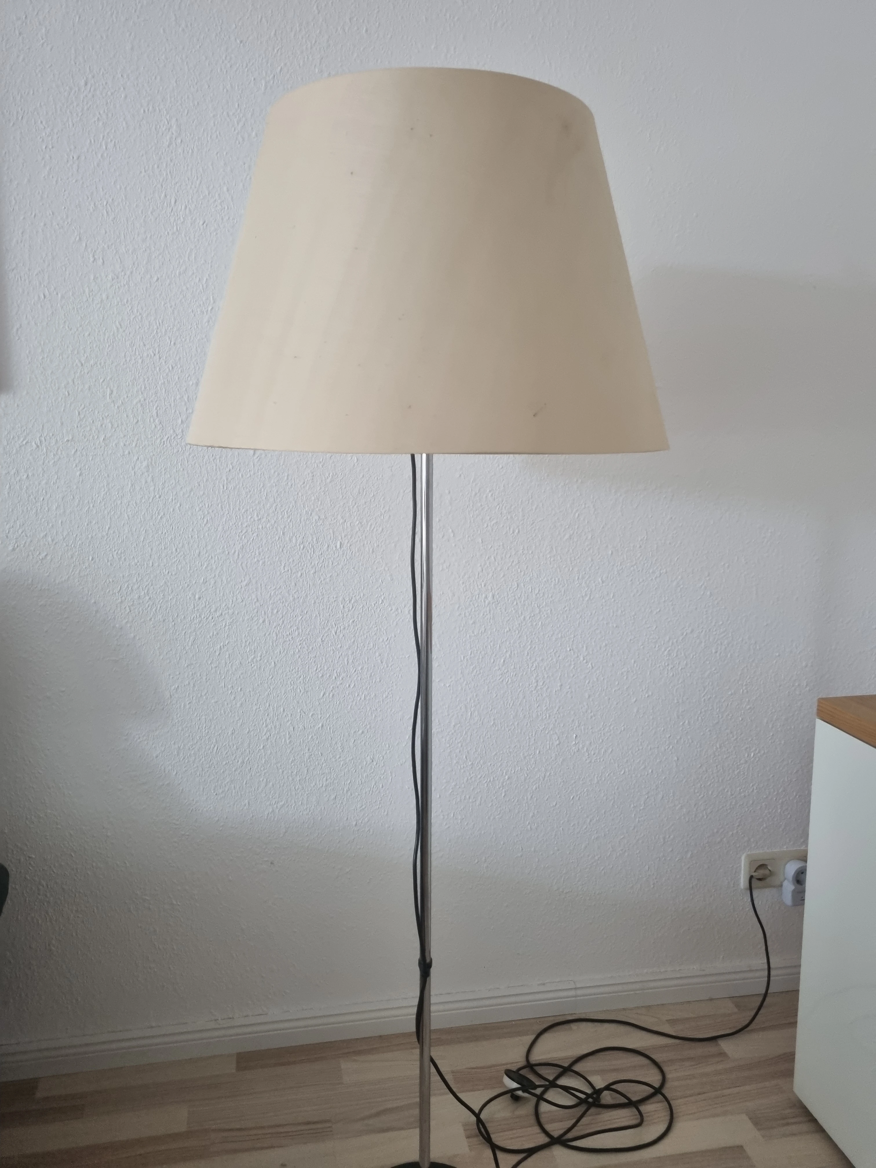 Stehlampe