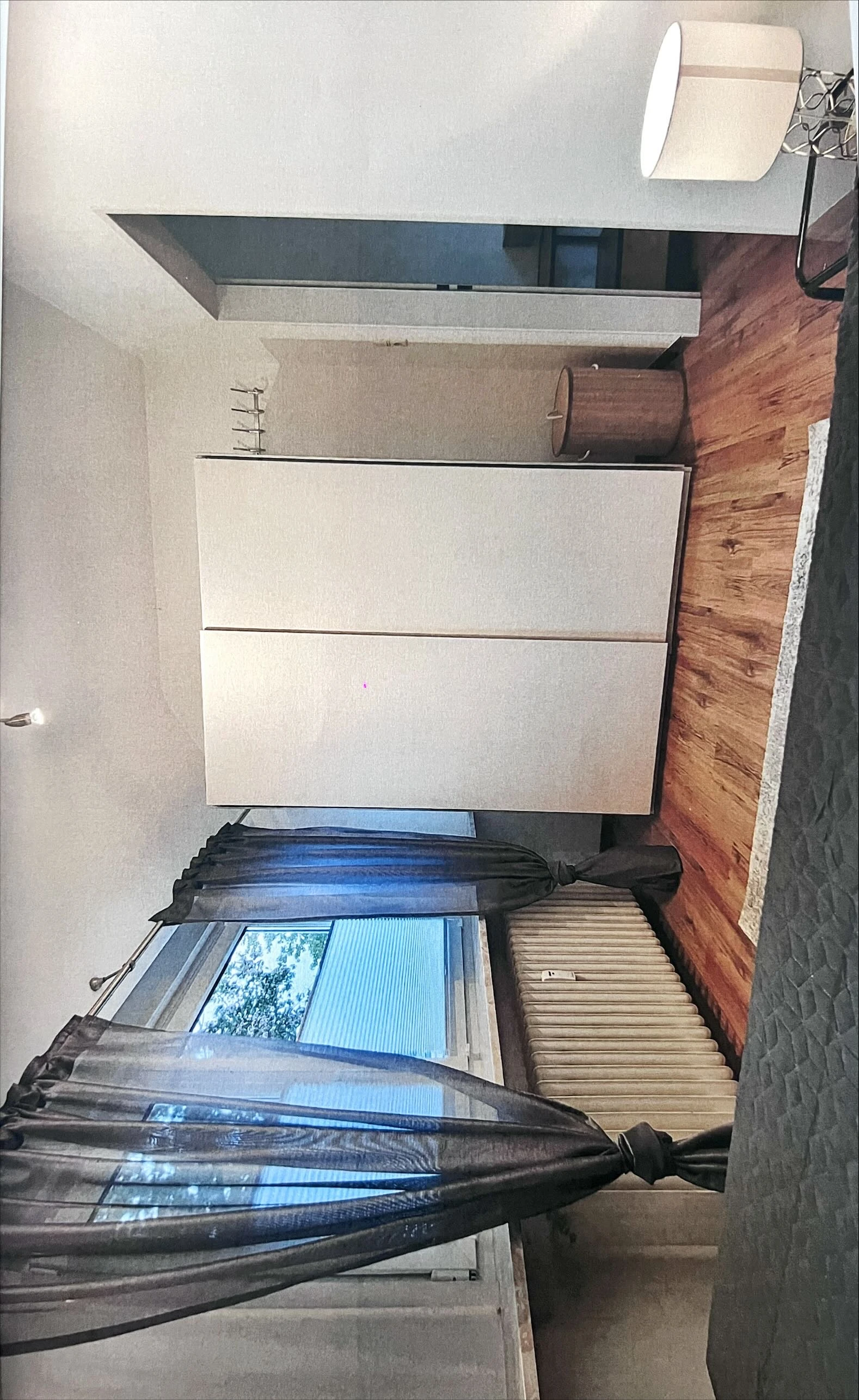 Schlafzimmer mit Kleiderschrank