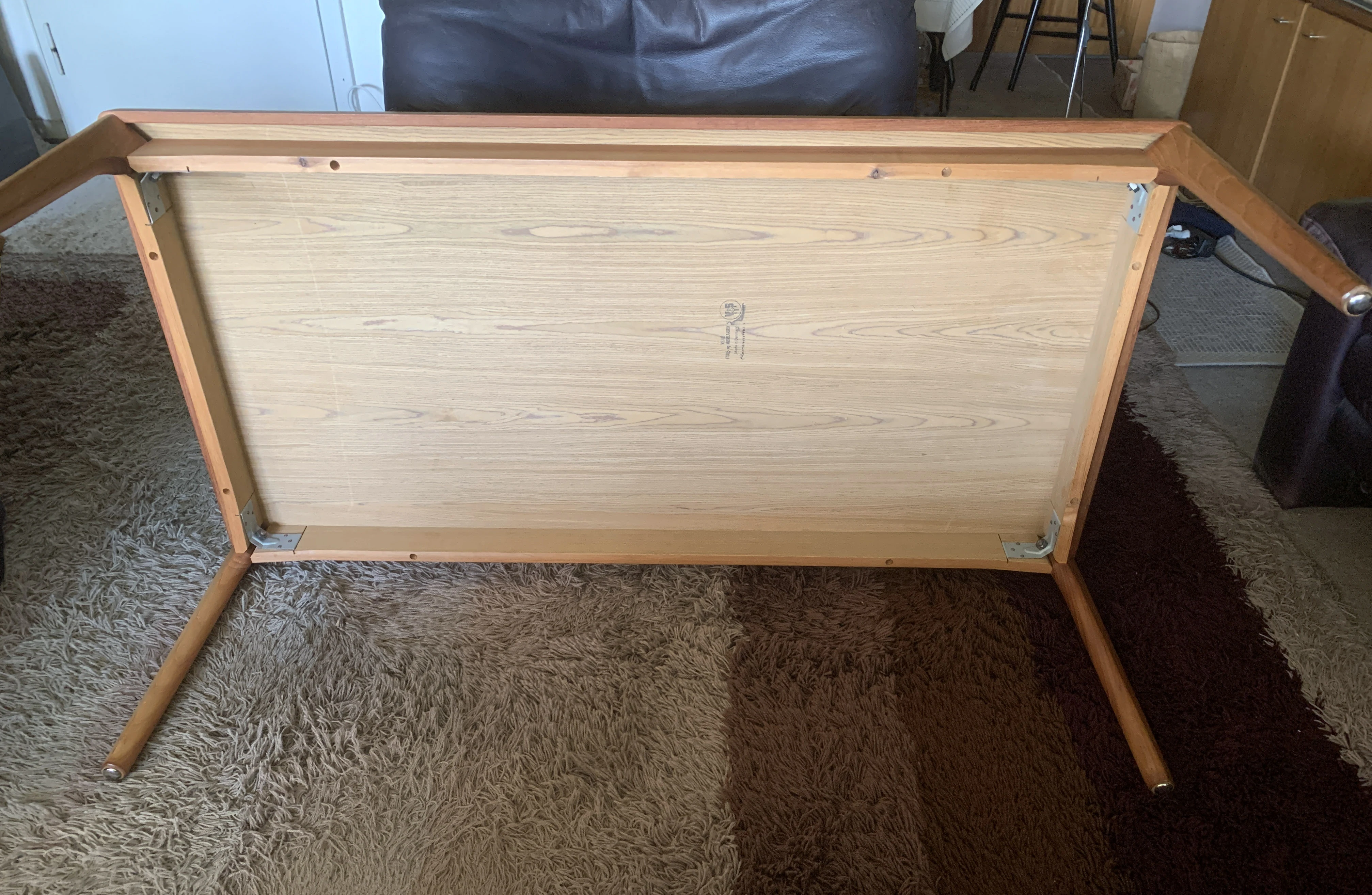 Couchtisch Dänisches Design von unten