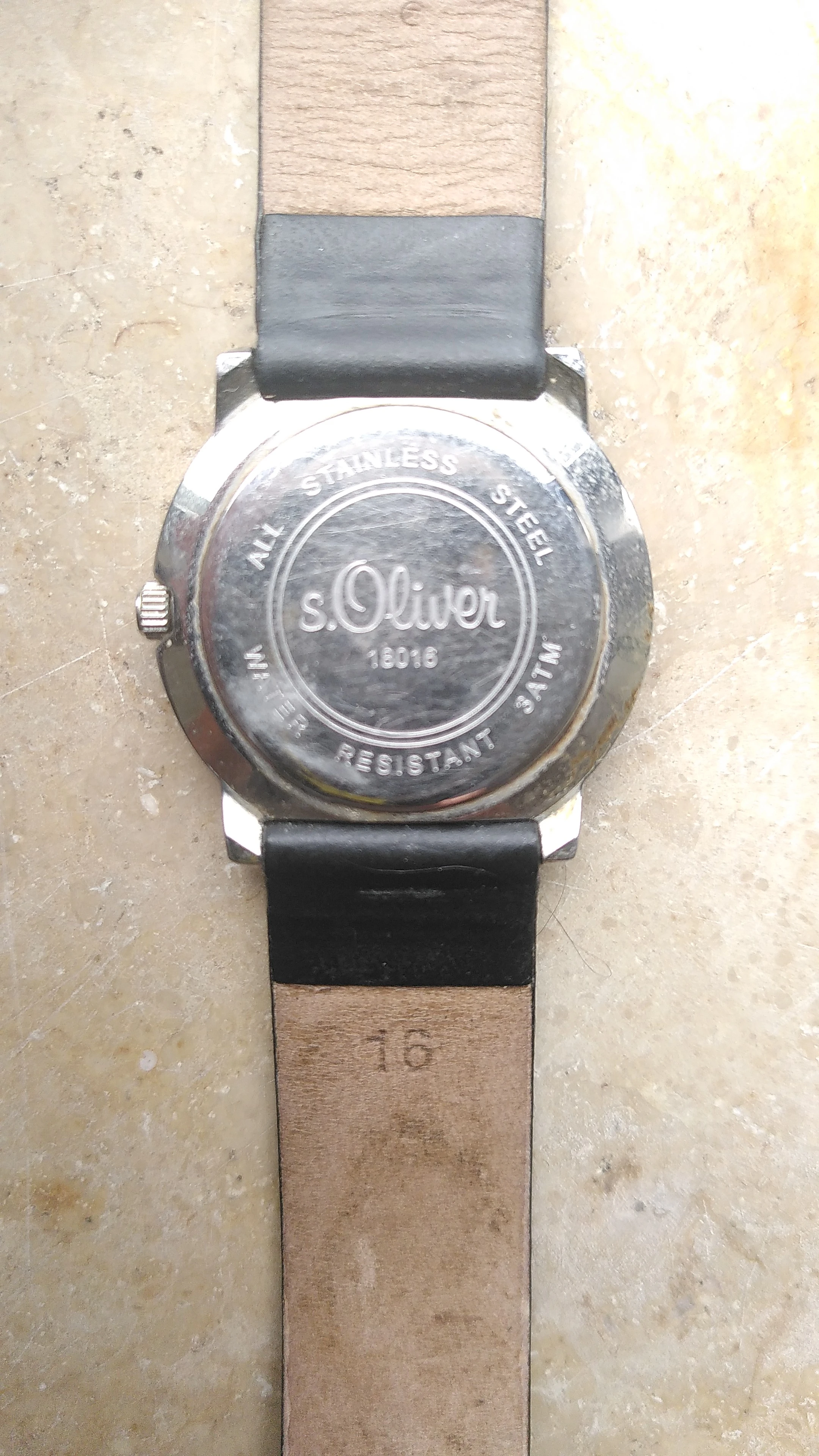 Detail Rückseite der Uhr