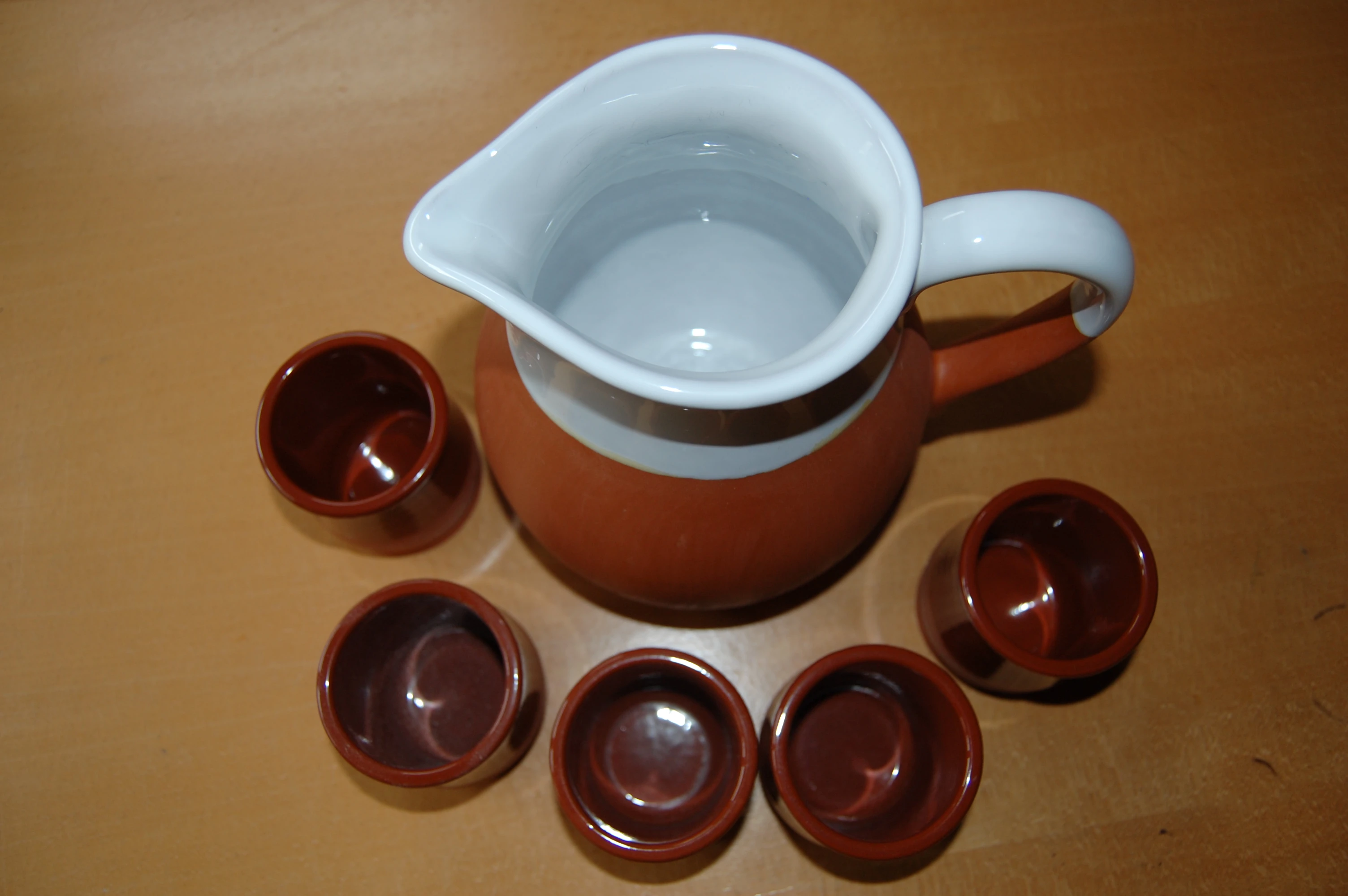 Tonbecher