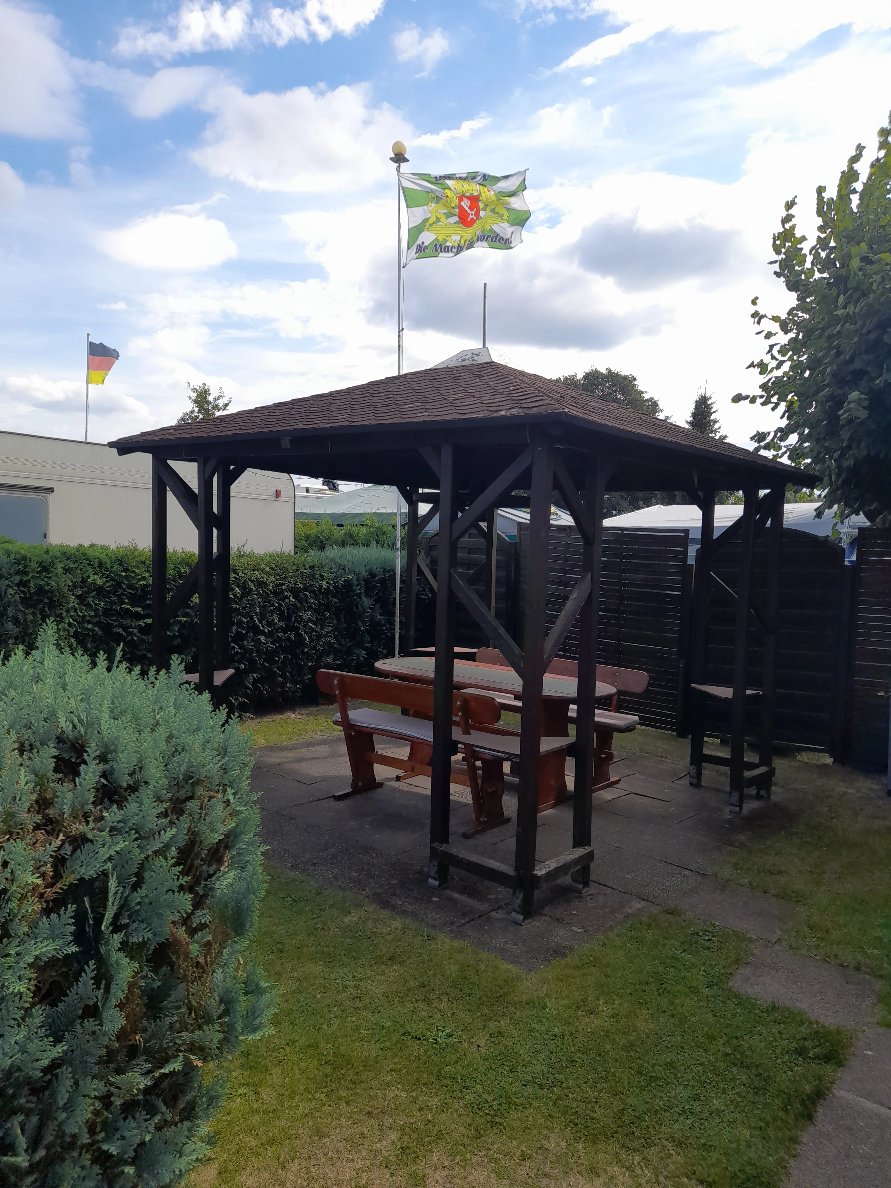 Holzpavillon 