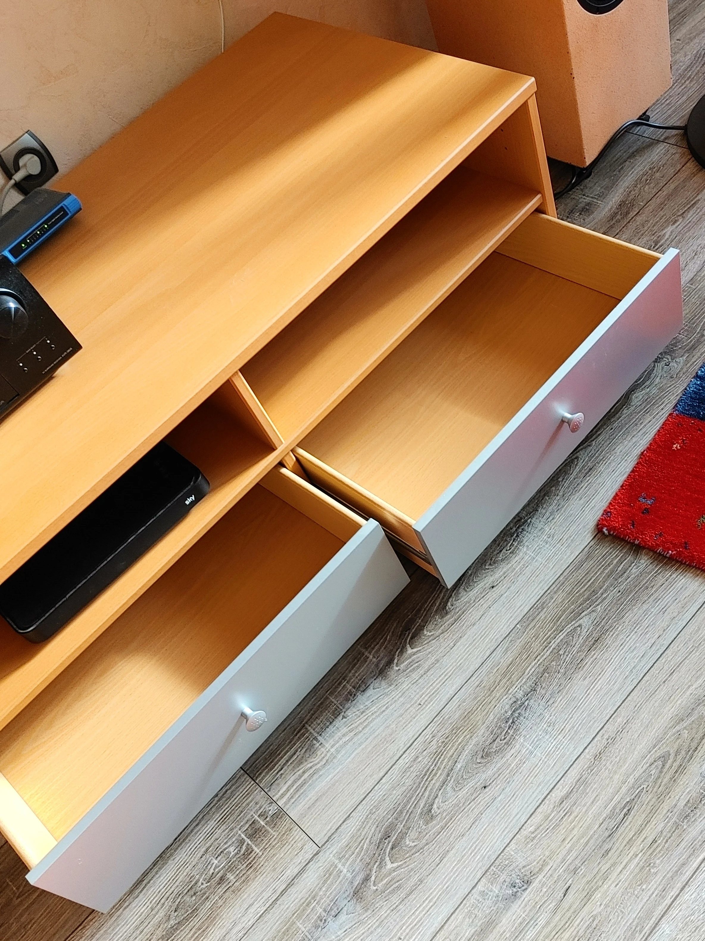 TV Unterschrank ohne Geräte