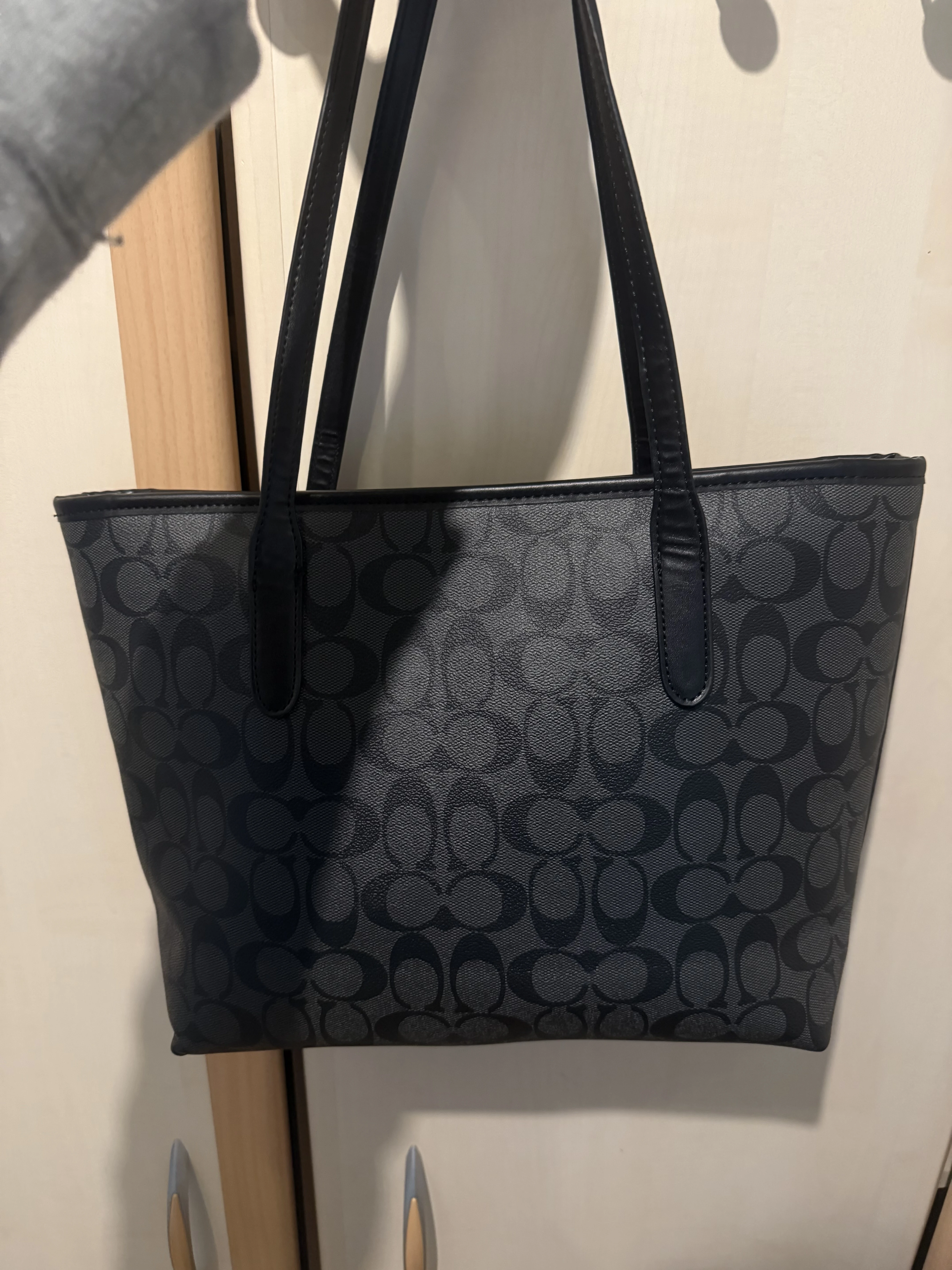 Schwarze Tasche 