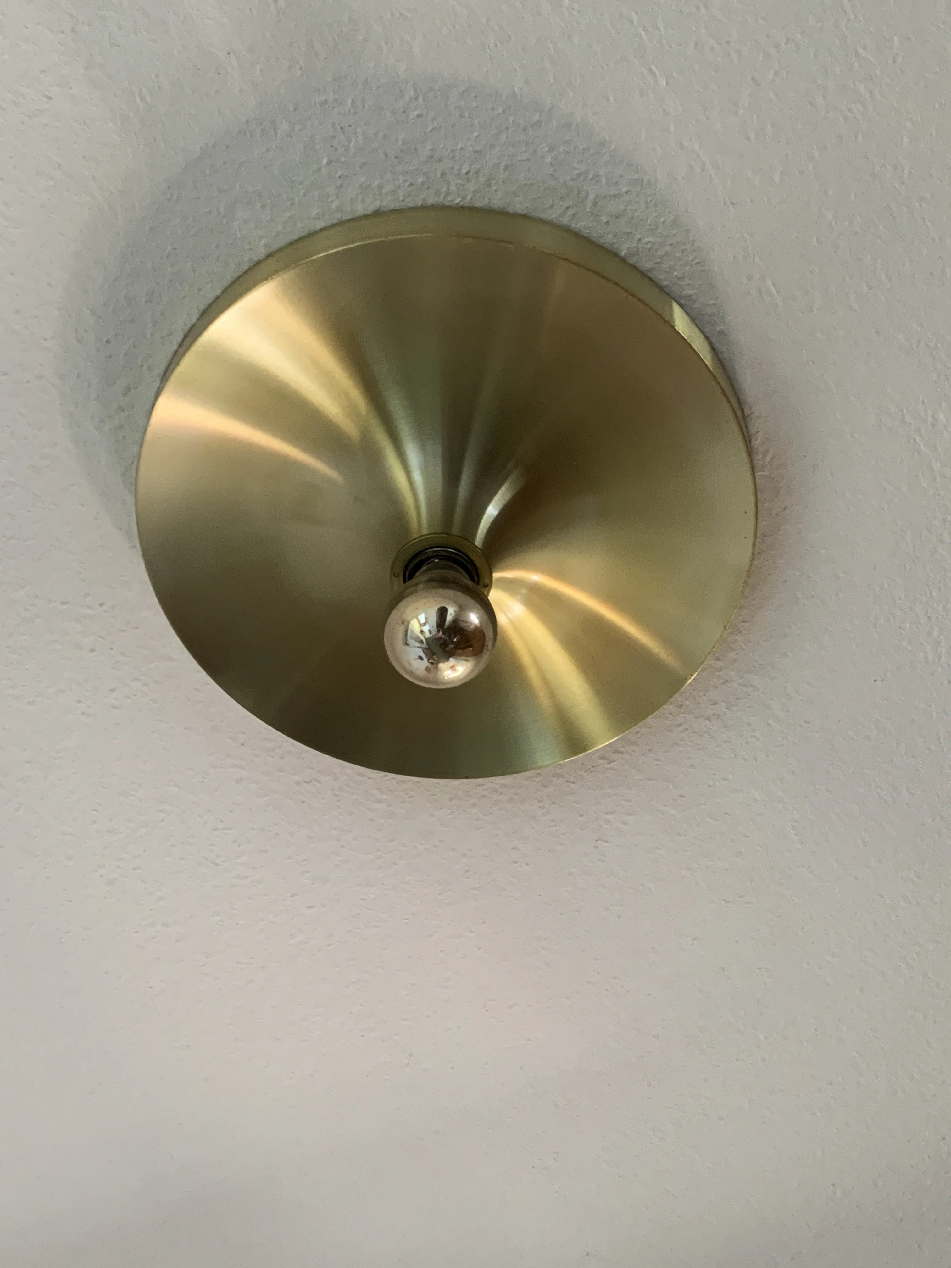 Space-age Deckenlampe von unten