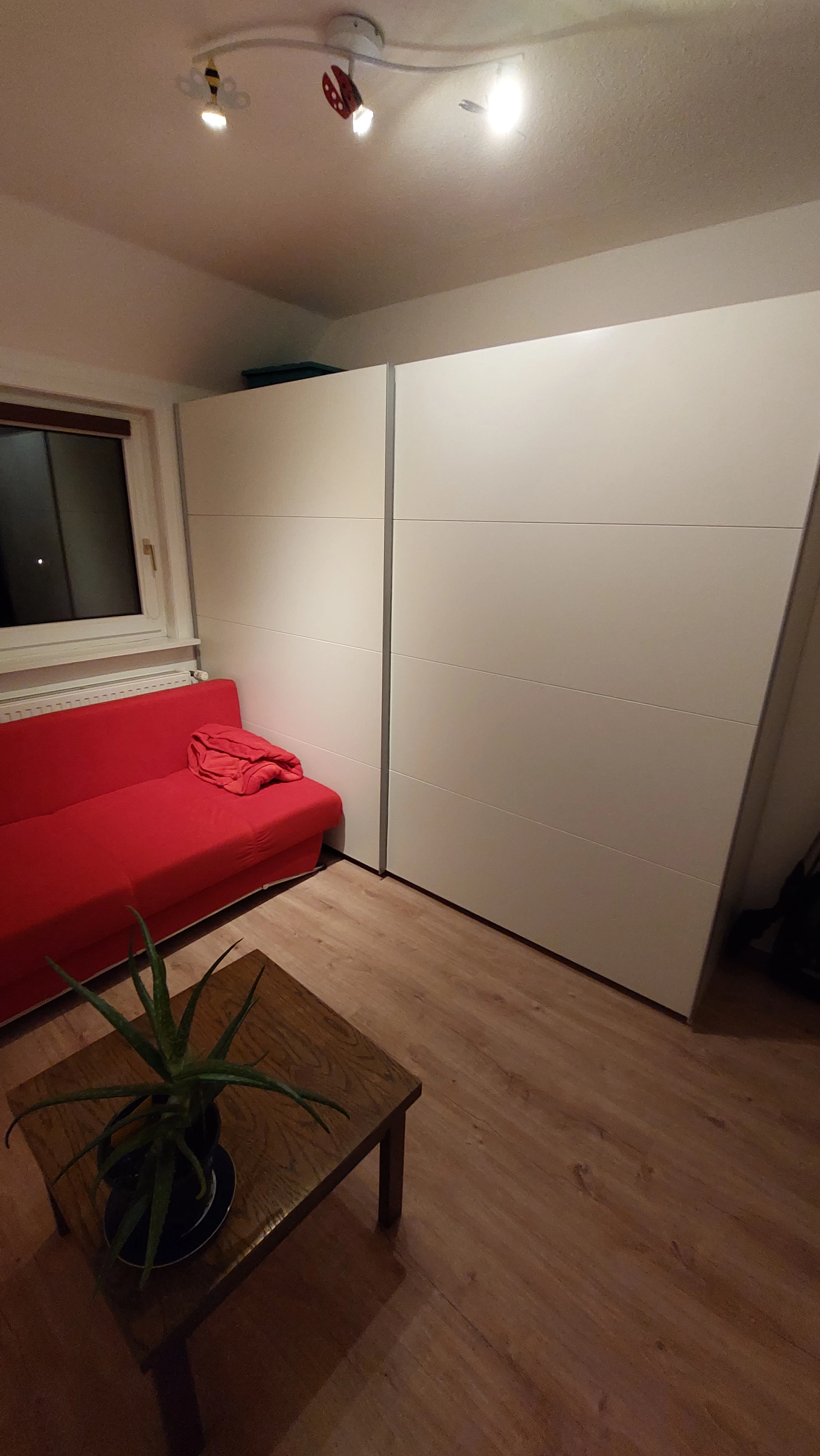 Kleiderschrank