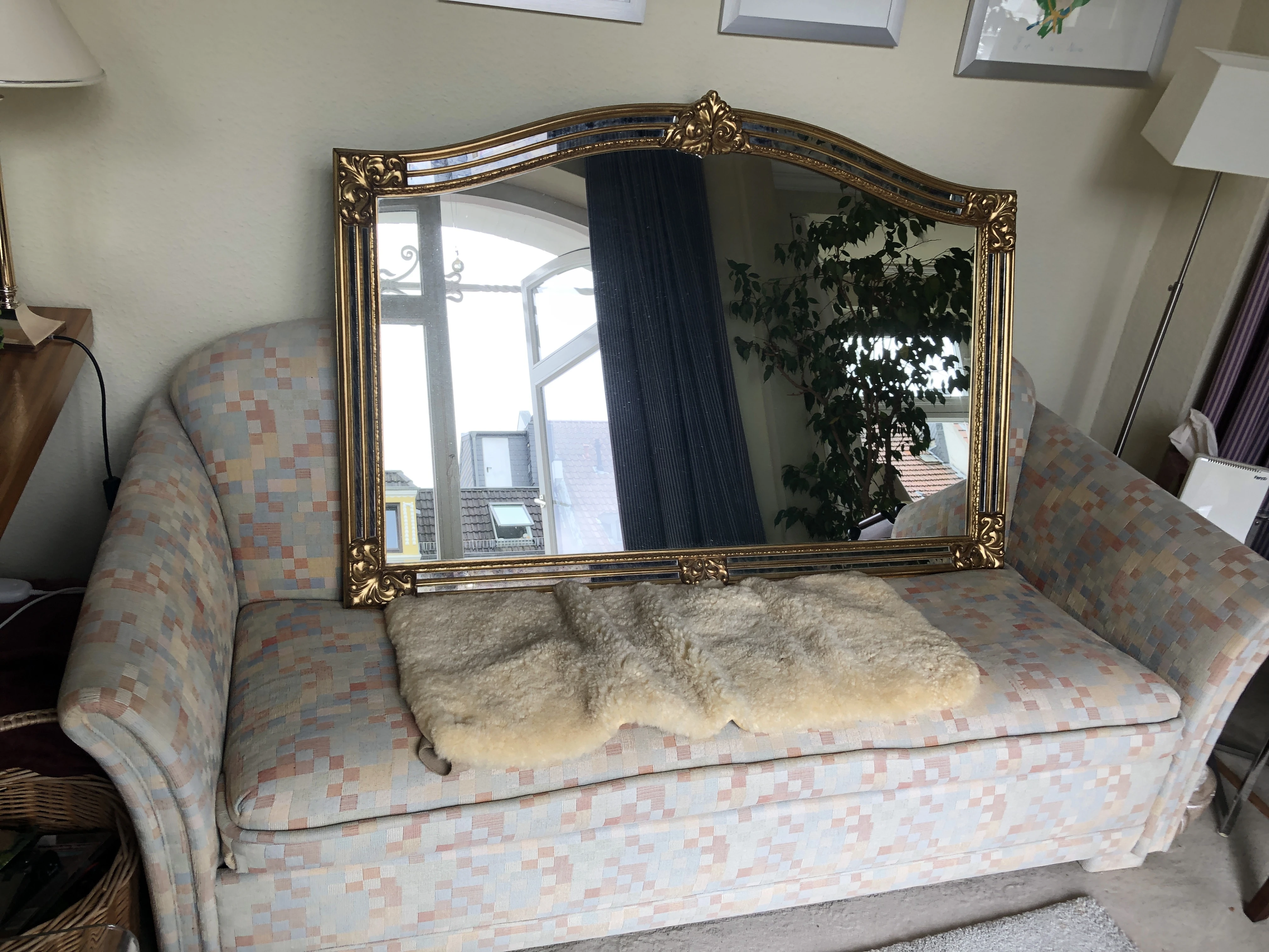 130 cm x 80 cm, schwerer, vergoldeter Holzspiegel, Sehr gut erhalten