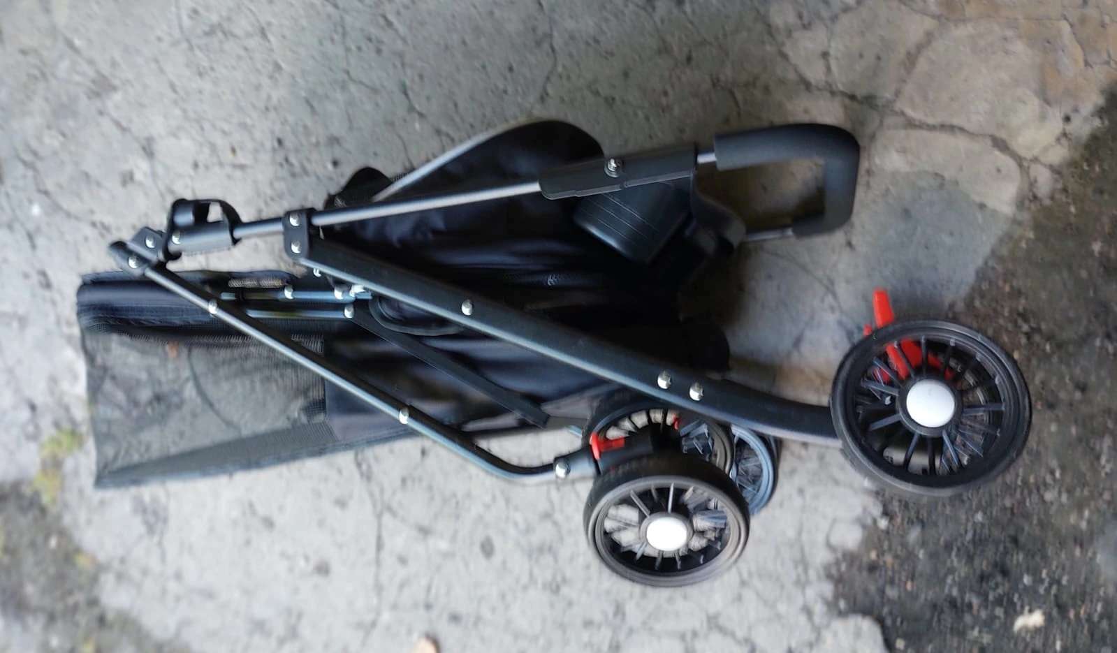 Buggy gefaltet