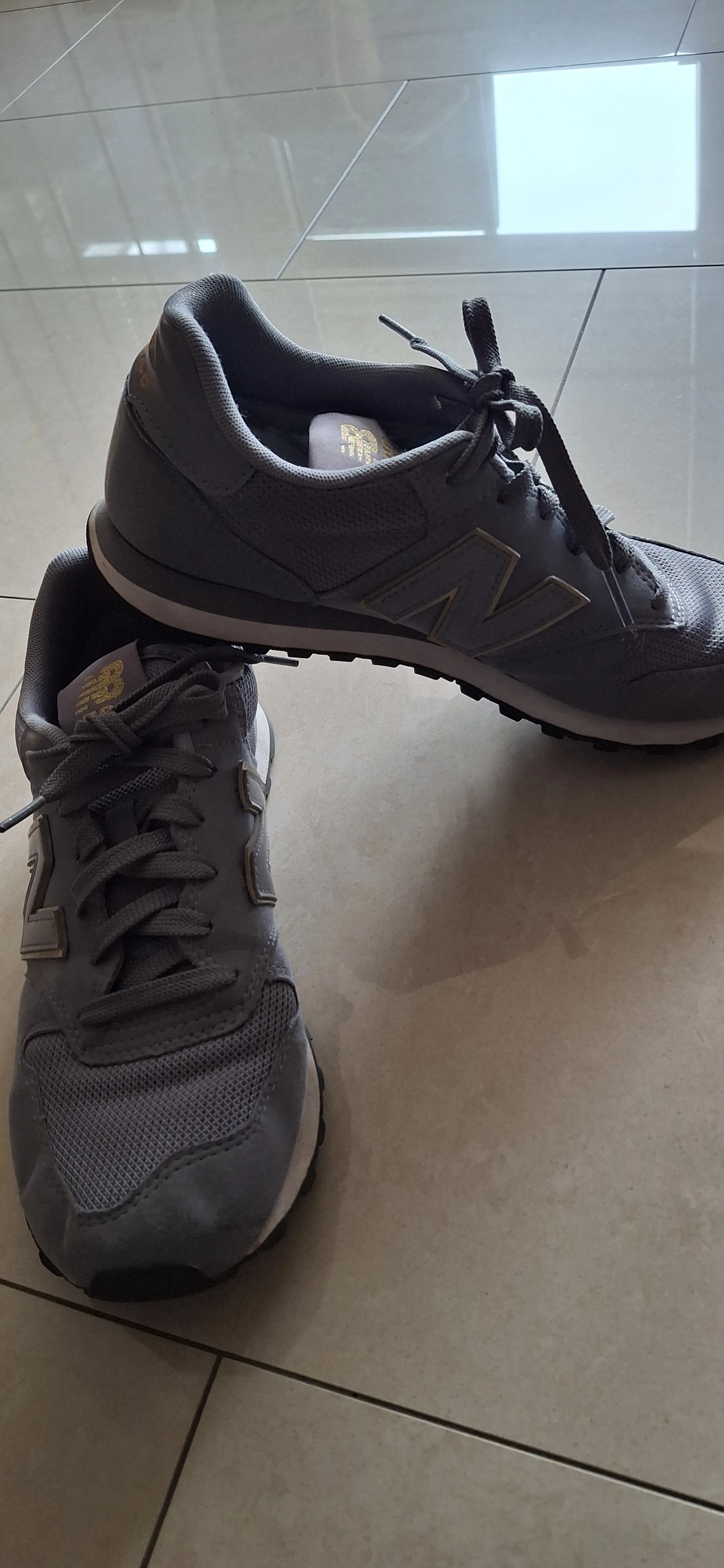 NB 500, grau