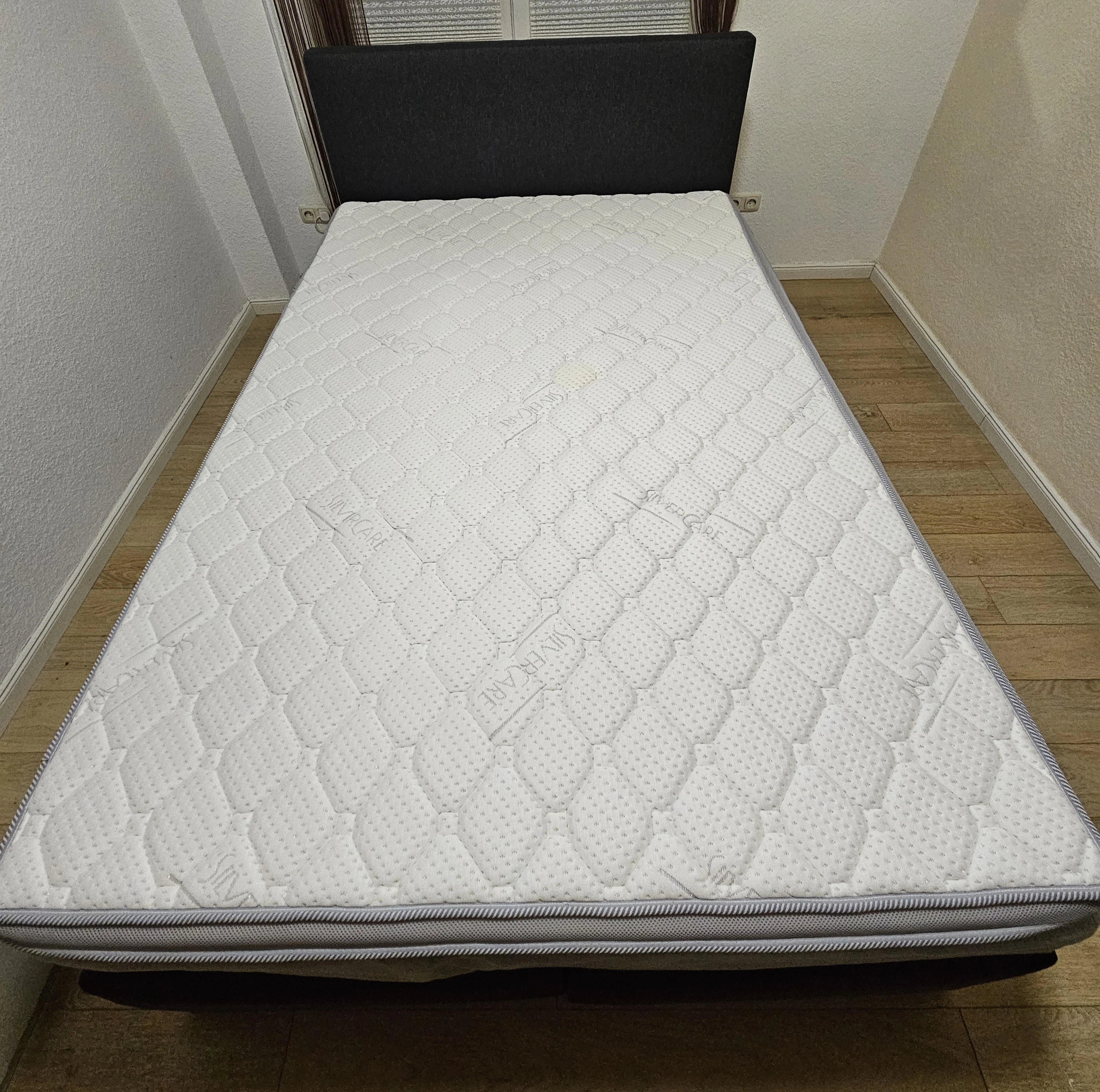 Schönes Bett